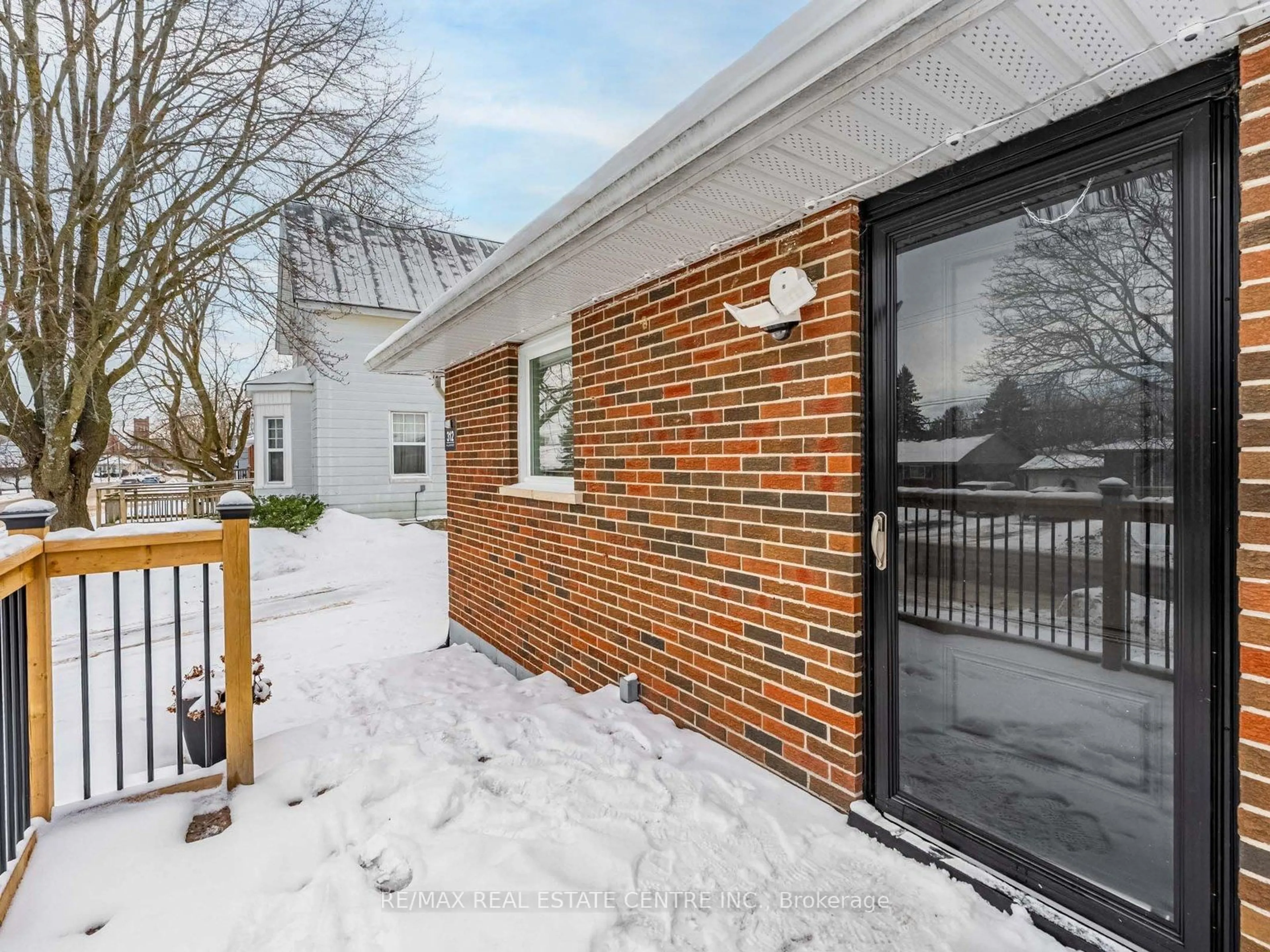 Home with brick exterior material, street for 312 William St, Shelburne Ontario L9V 3A7