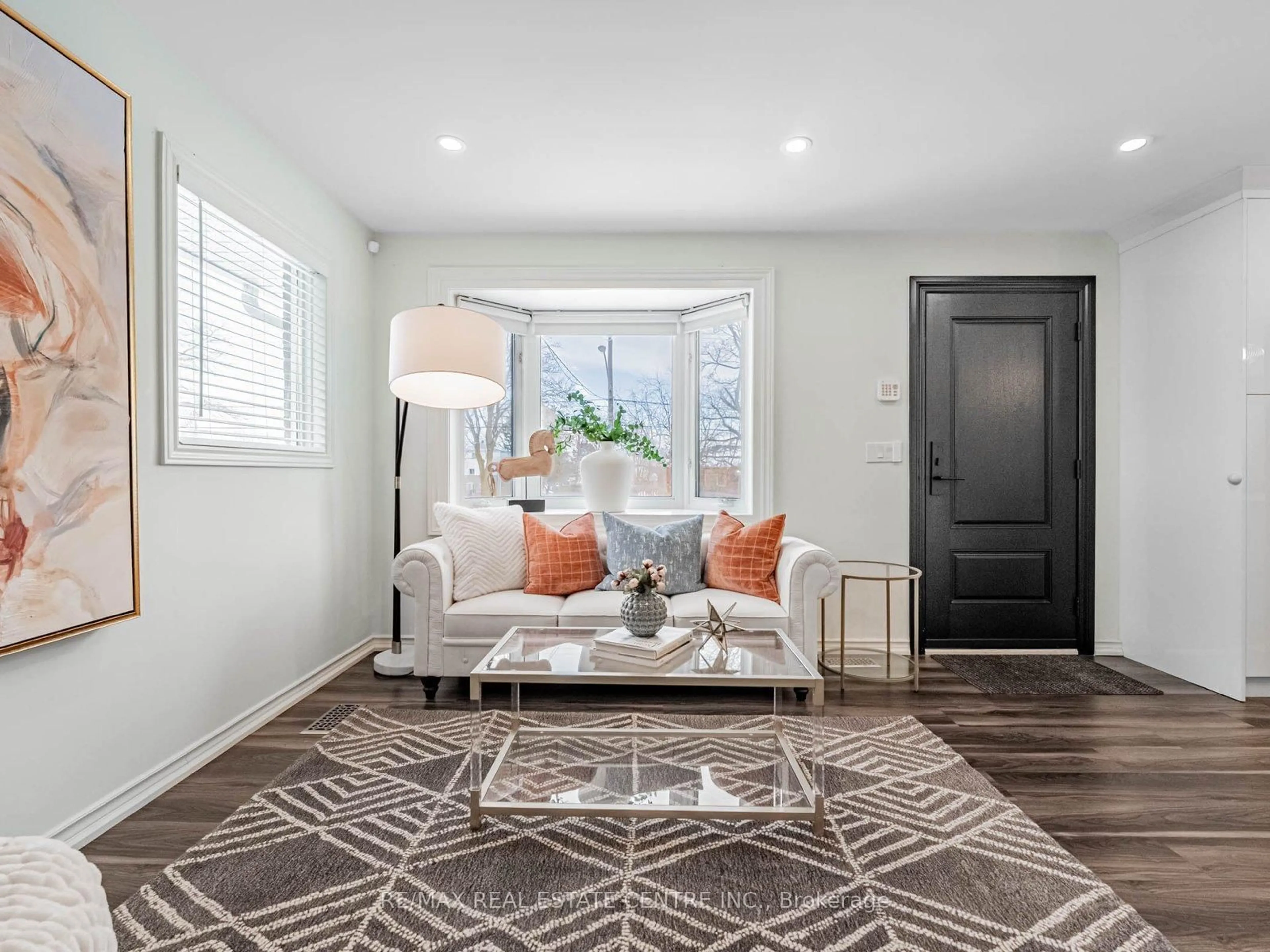 Living room with furniture, unknown for 312 William St, Shelburne Ontario L9V 3A7