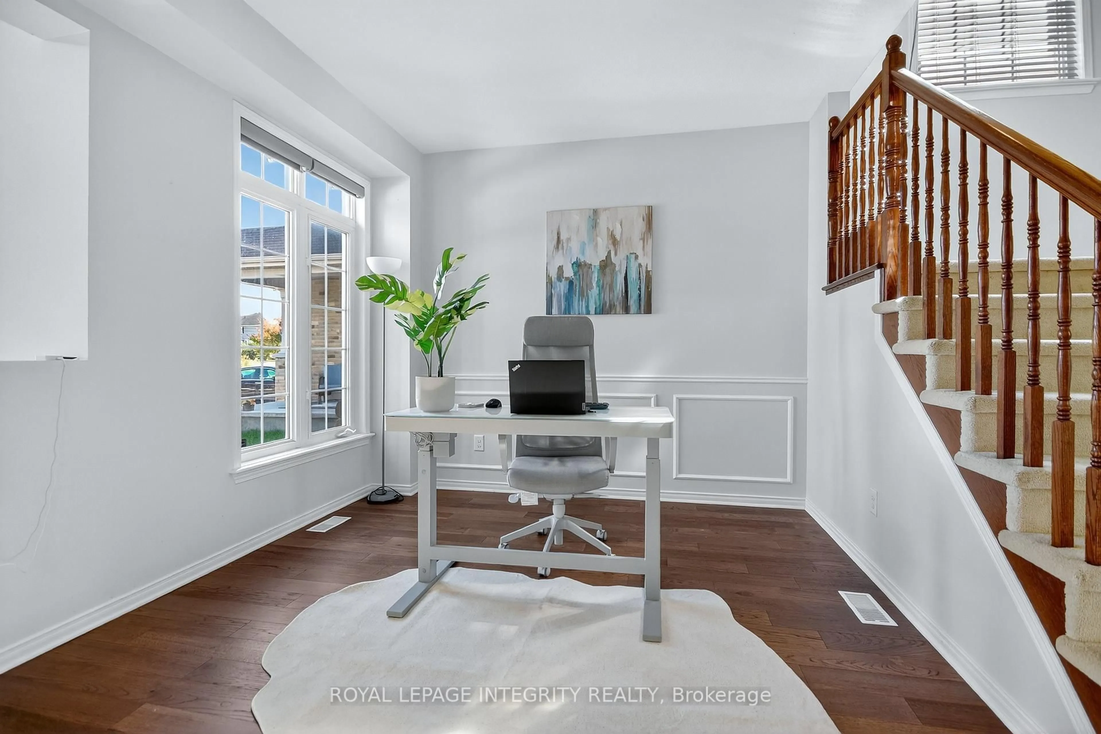 Indoor entryway for 347 Tucana Way, Ottawa Ontario K2J 0Z8