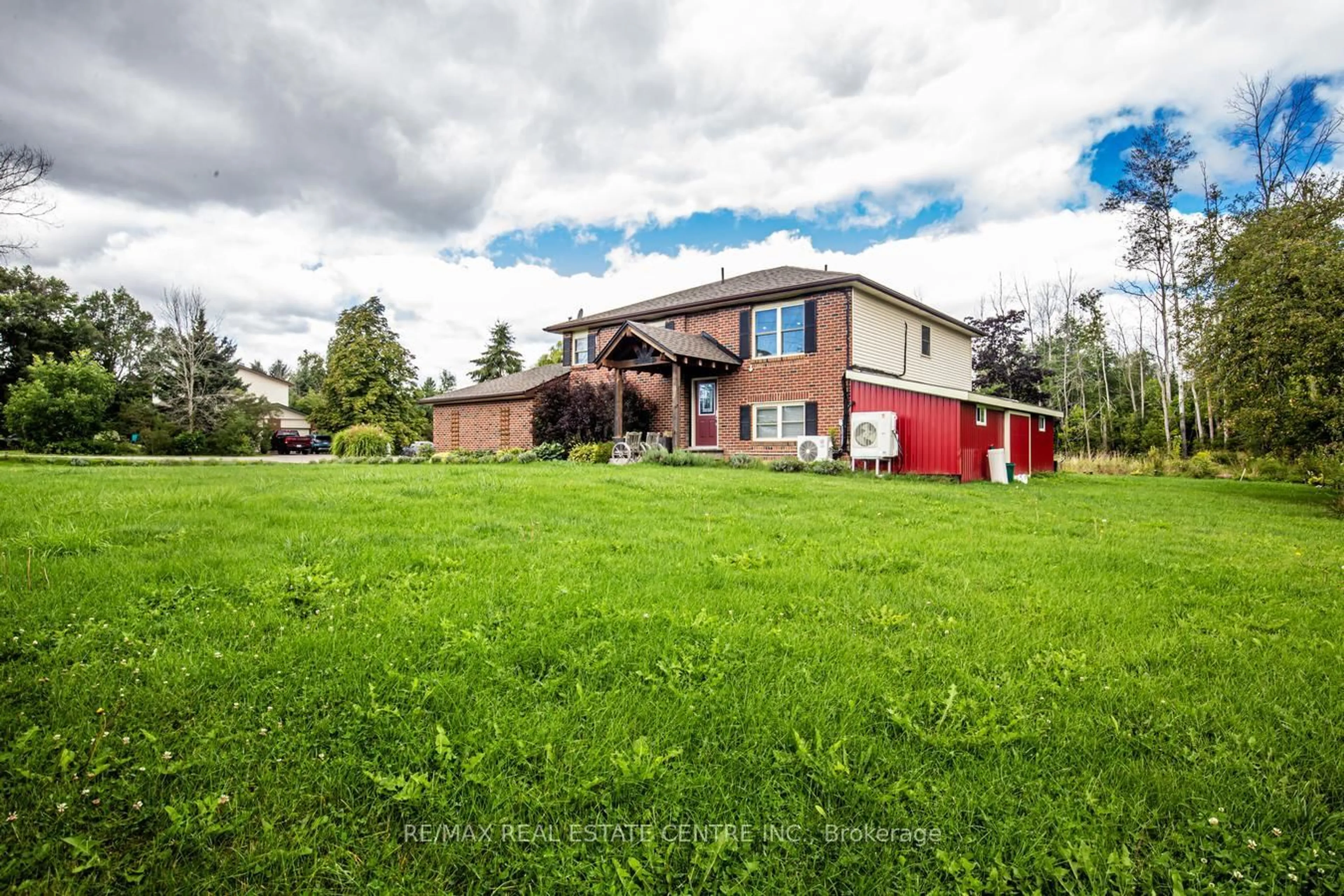 A pic from outside/outdoor area/front of a property/back of a property/a pic from drone, unknown for 9438 Wellington Rd 42 Rd, Erin Ontario N0B 1H0