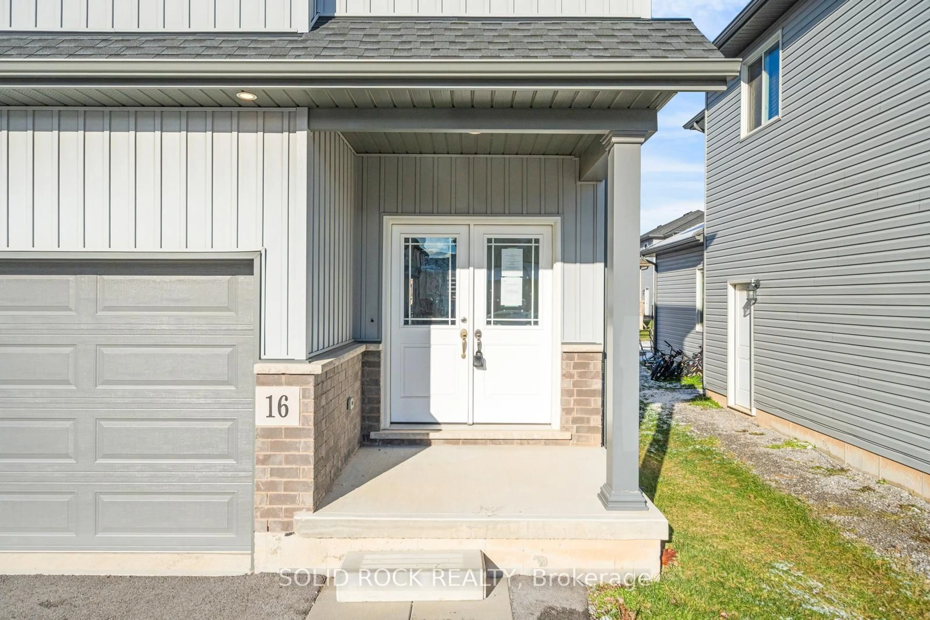 Unknown for 16 Bowman Cres, Thorold Ontario L2V 0G3