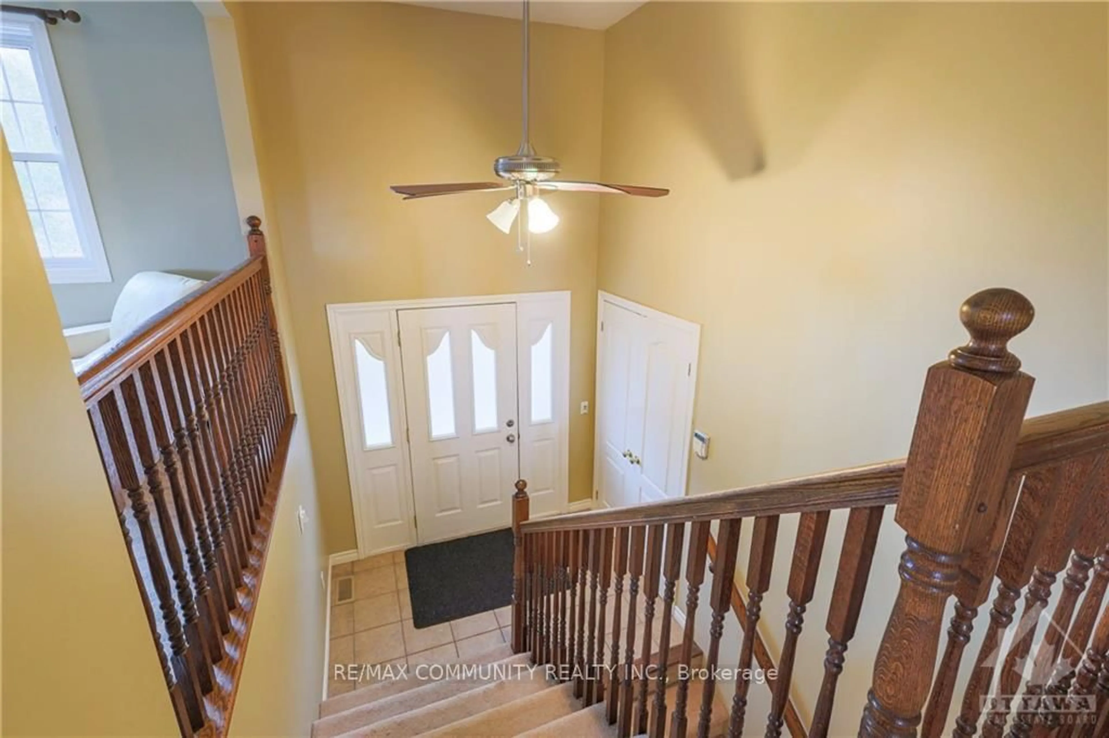 Indoor entryway for 3067 McGrovern Rd, North Grenville Ontario K0G 1J0