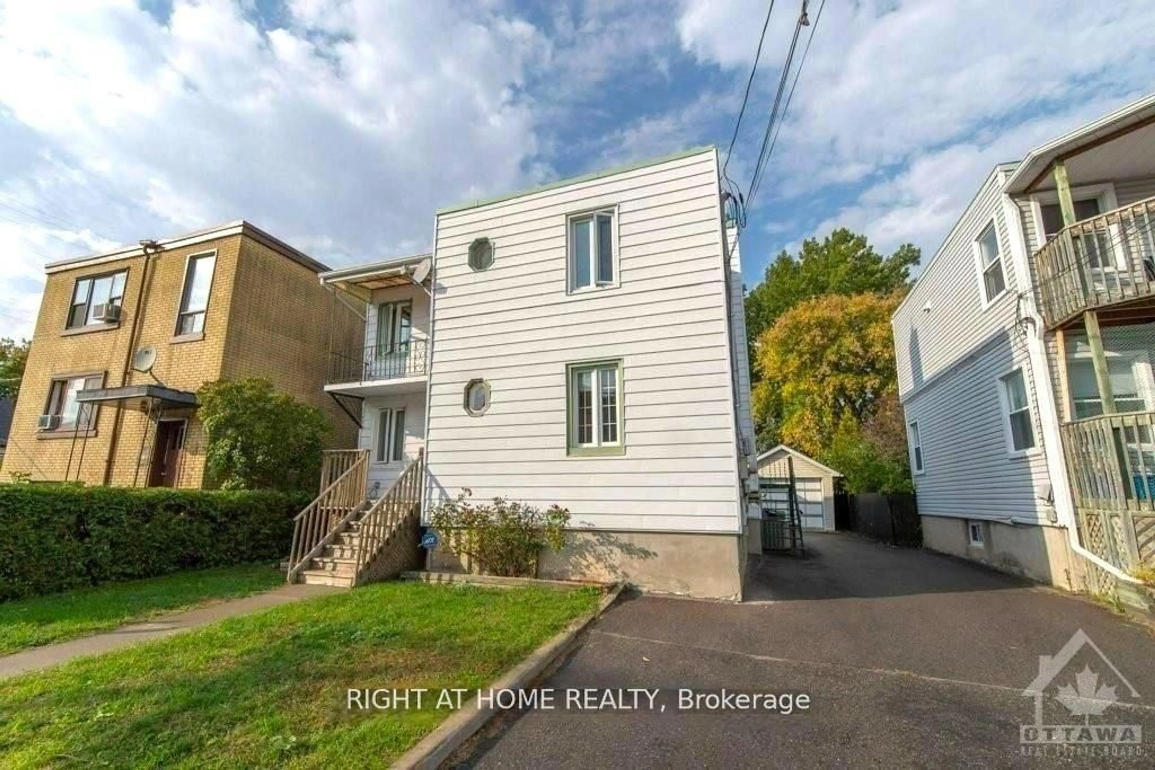 A pic from outside/outdoor area/front of a property/back of a property/a pic from drone, street for 333 Levis Ave, Ottawa Ontario K1L 6G9