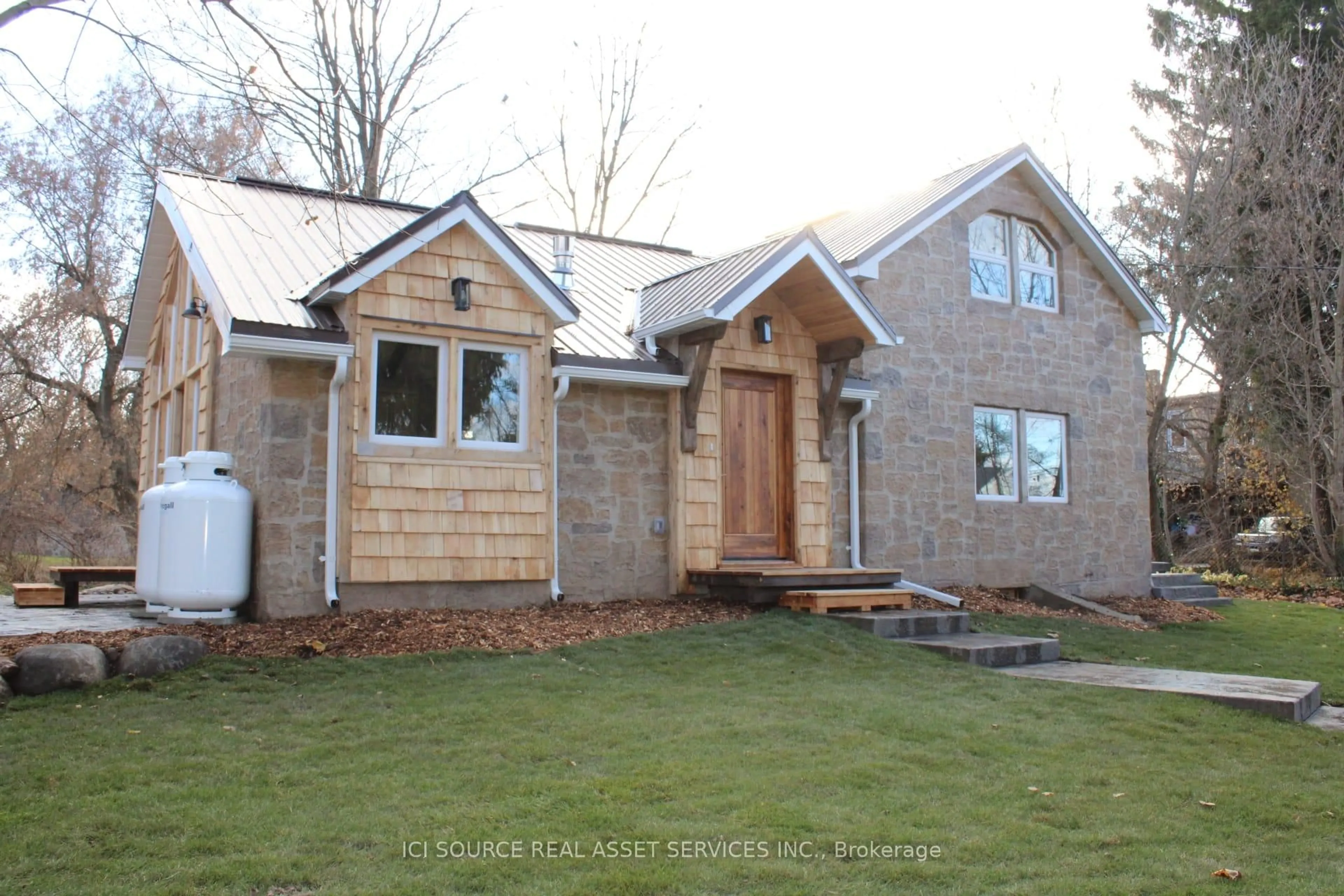 Home with brick exterior material, unknown for 131 Orr St, Chatsworth Ontario N0H 2V0