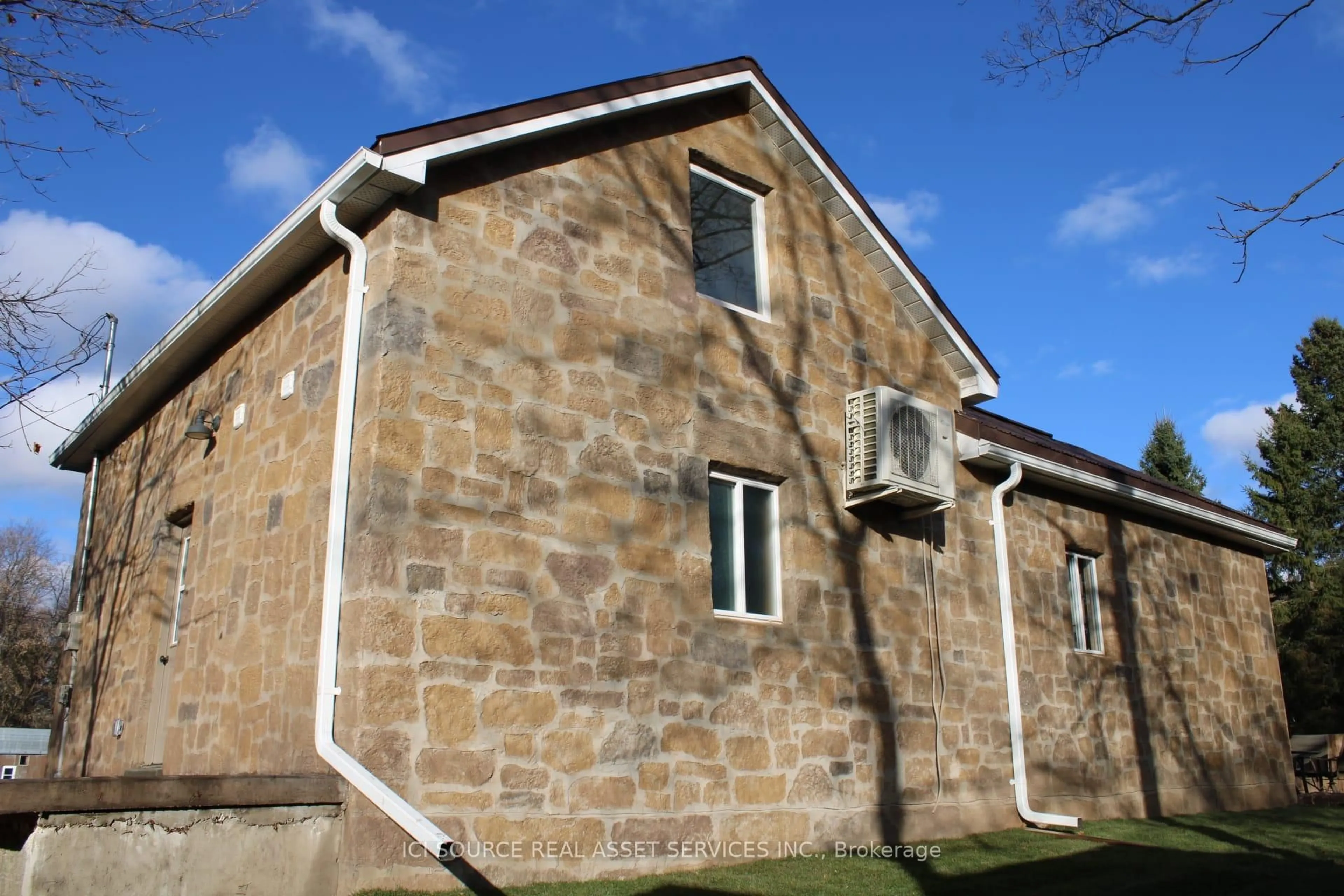 Home with brick exterior material, building for 131 Orr St, Chatsworth Ontario N0H 2V0