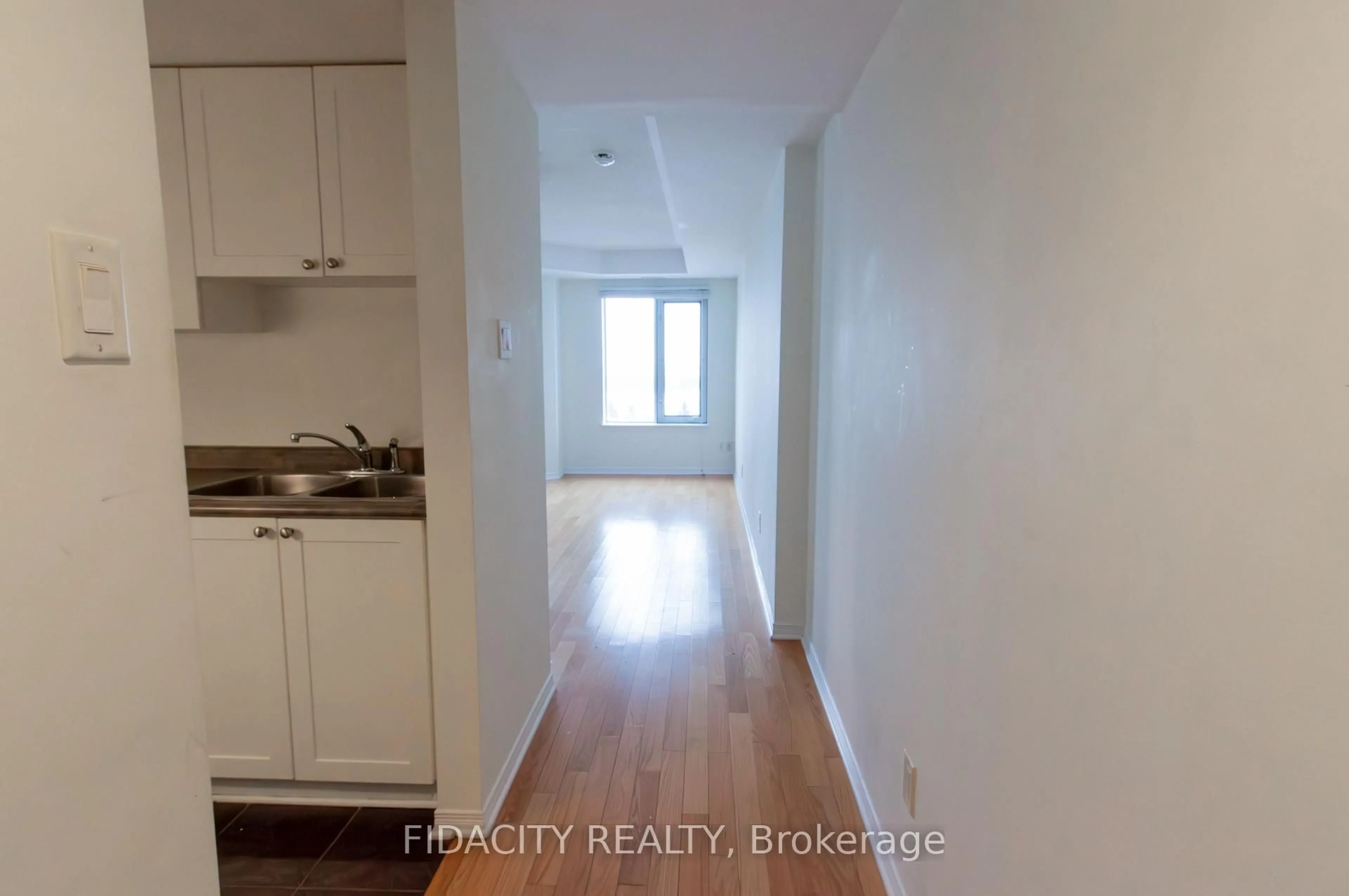 A pic of a room for 310 Central Park Dr #5C, Ottawa Ontario K2C 4G4