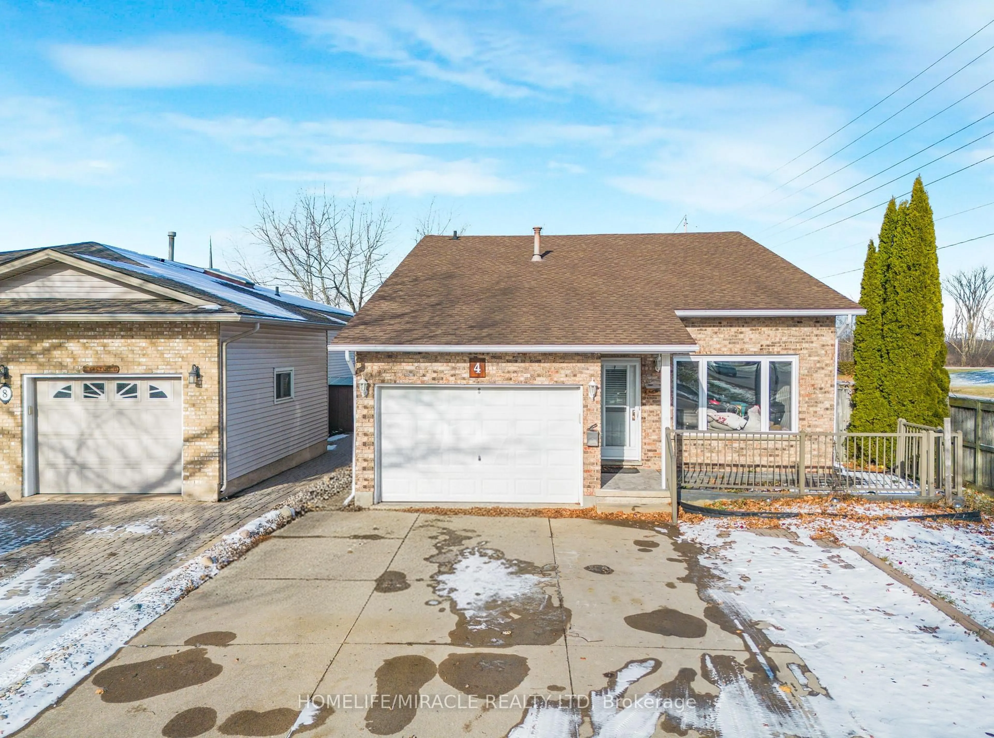 Unknown for 4 Eastwood Dr, Welland Ontario L3C 6W3