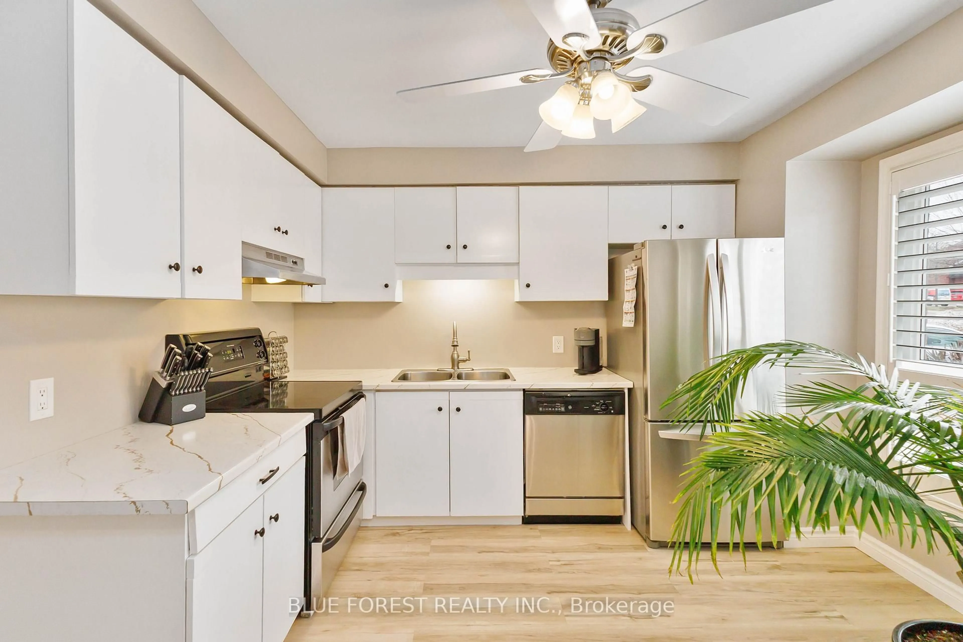 Standard kitchen, unknown for 35 WATERMAN Ave #6, London South Ontario N6C 5T2