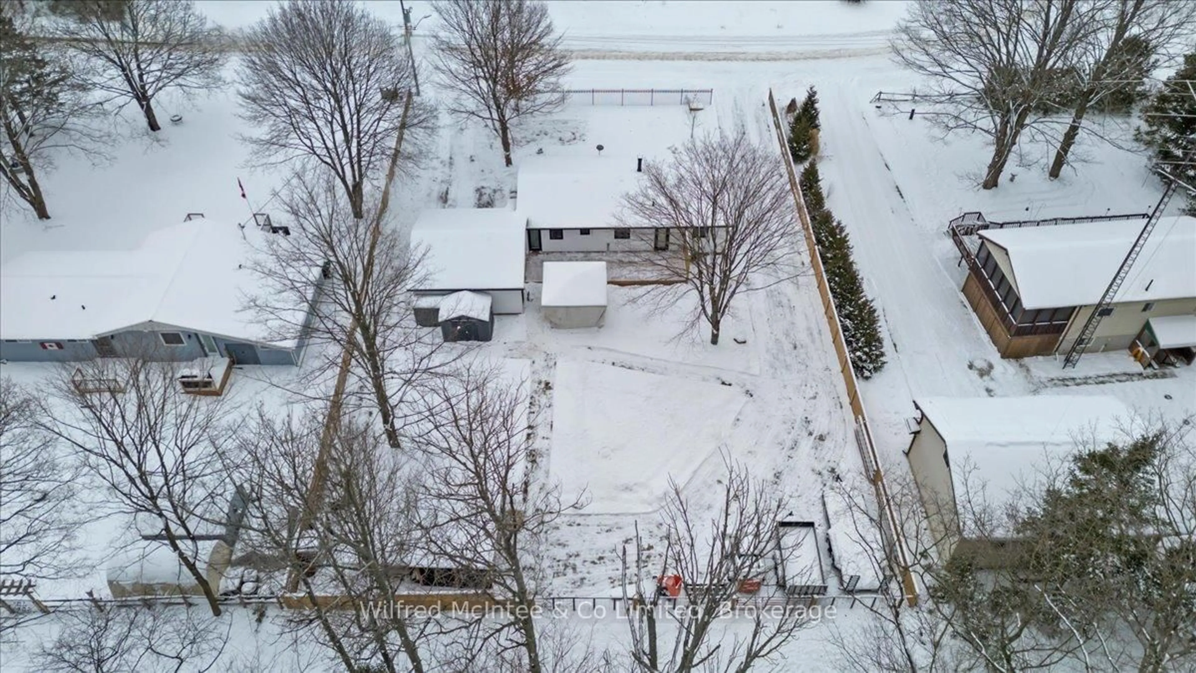 A pic from outside/outdoor area/front of a property/back of a property/a pic from drone, street for 38 ALLISTER Pl, South Bruce Peninsula Ontario N0H 2G0