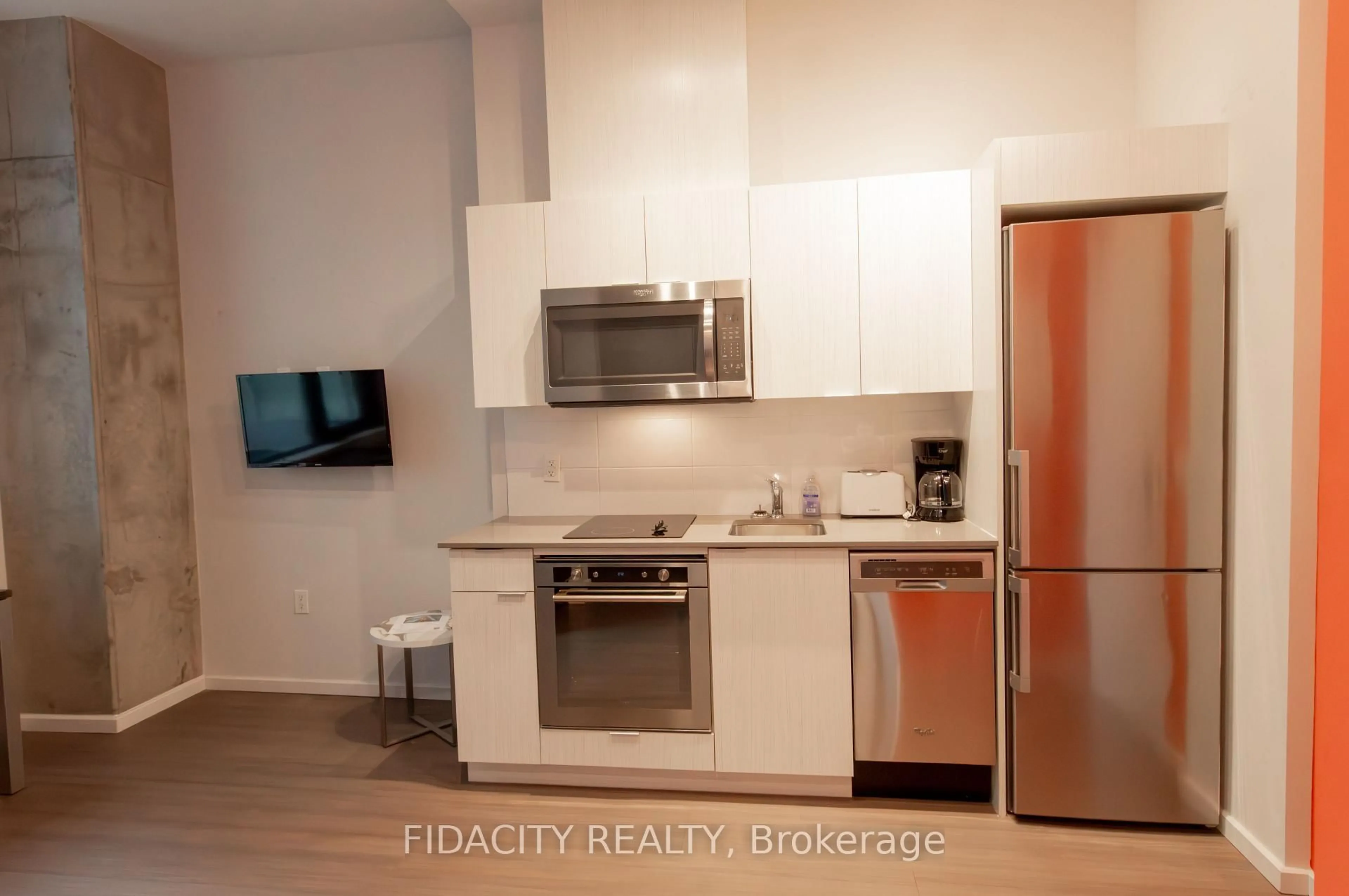 Standard kitchen, unknown for 105 Champagne Ave #216, Ottawa Ontario K1S 5E5