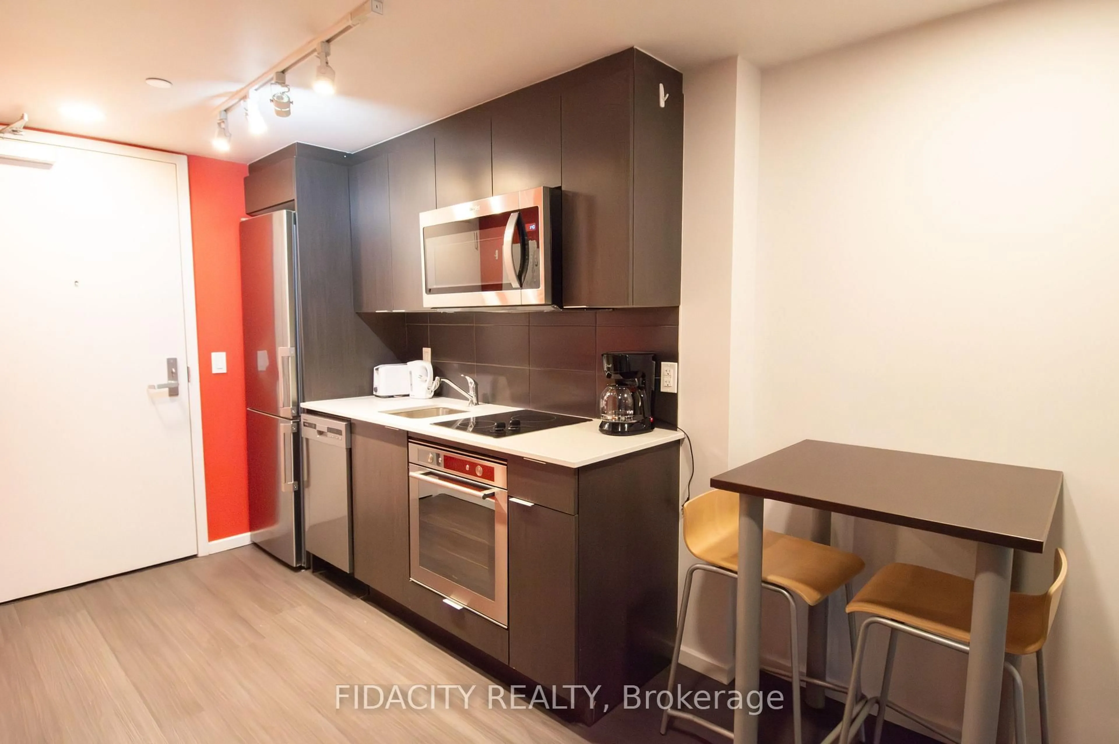 Standard kitchen, unknown for 105 Champagne Ave #2911, Ottawa Ontario K1S 4P3