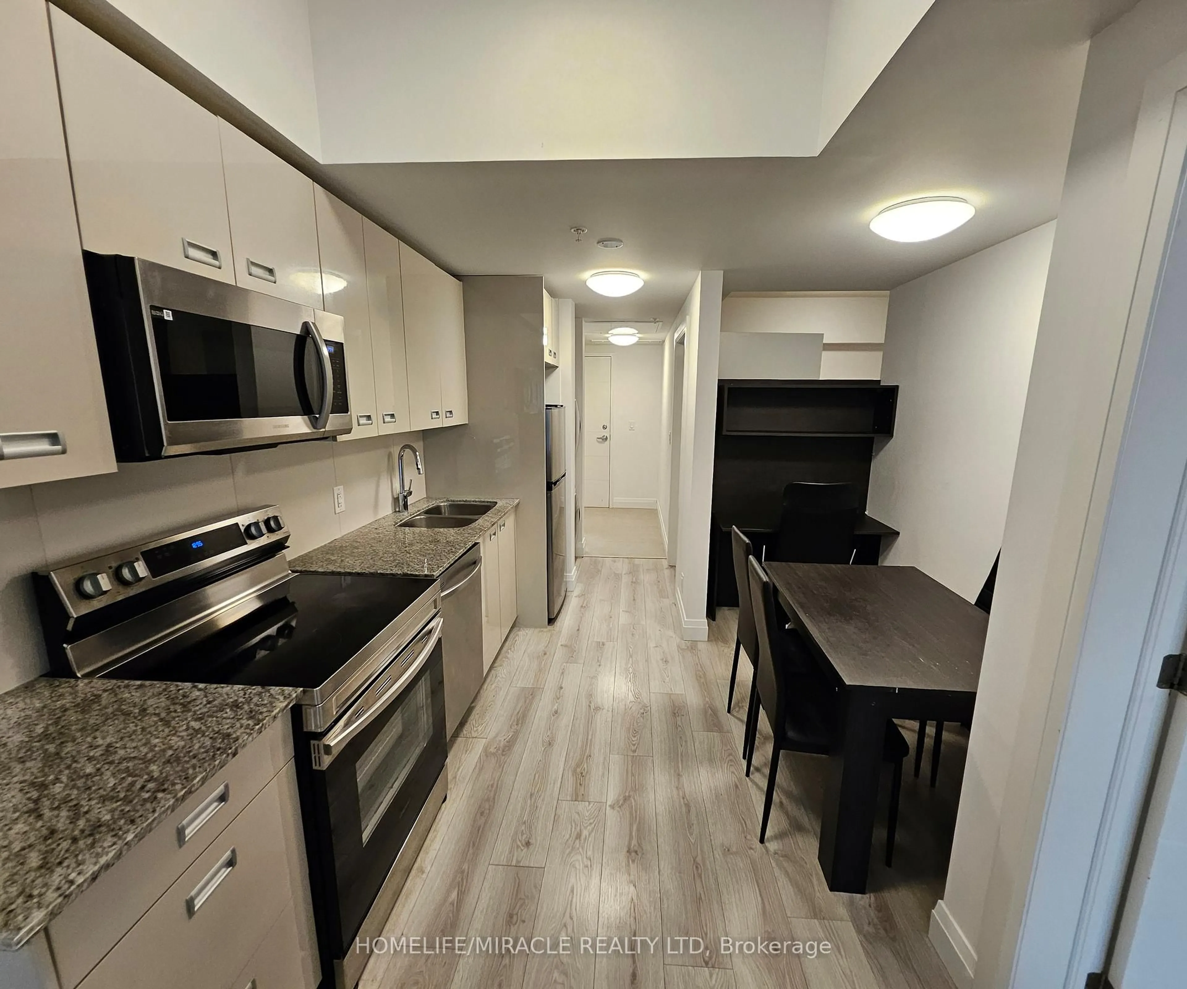 Standard kitchen, unknown for 652 Princess St #420, Kingston Ontario K7L 3Z9