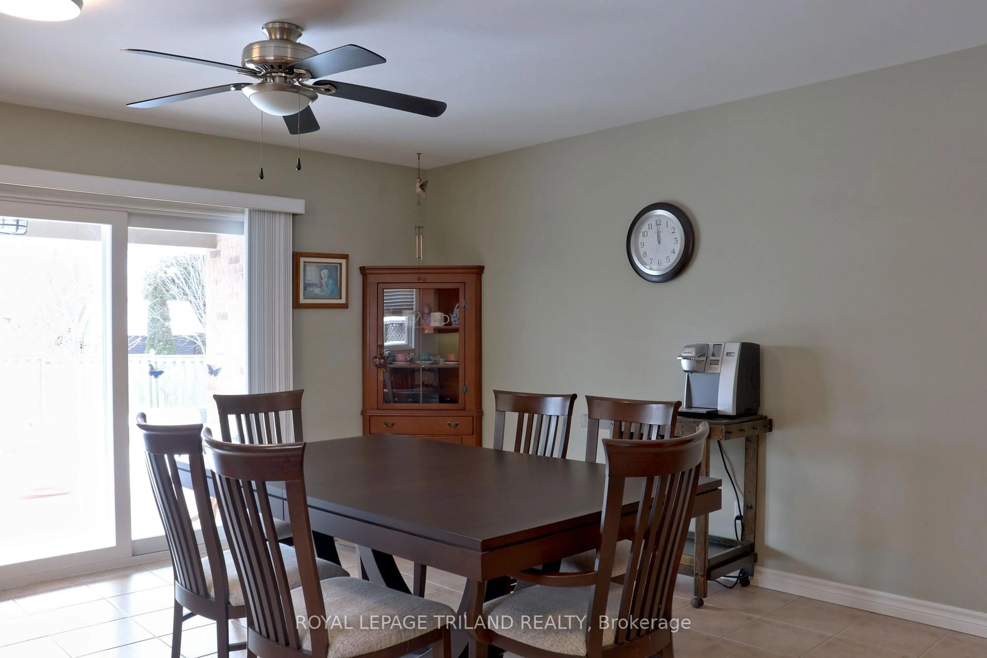 Dining room, wood/laminate floor for 1363 Reardon Blvd, London South Ontario N6M 1B4