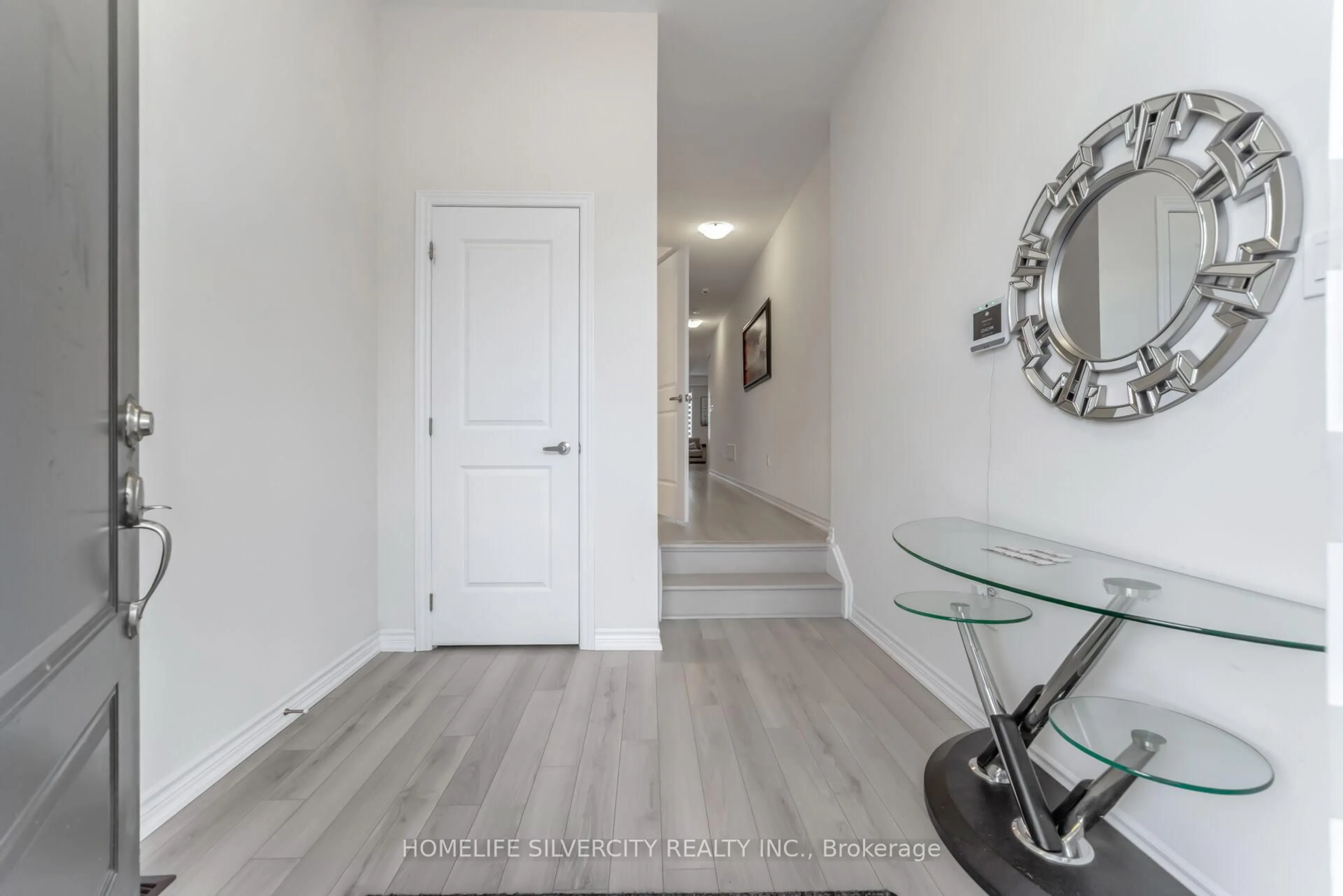 Indoor entryway for 96 Brown St, Erin Ontario N0B 1T0