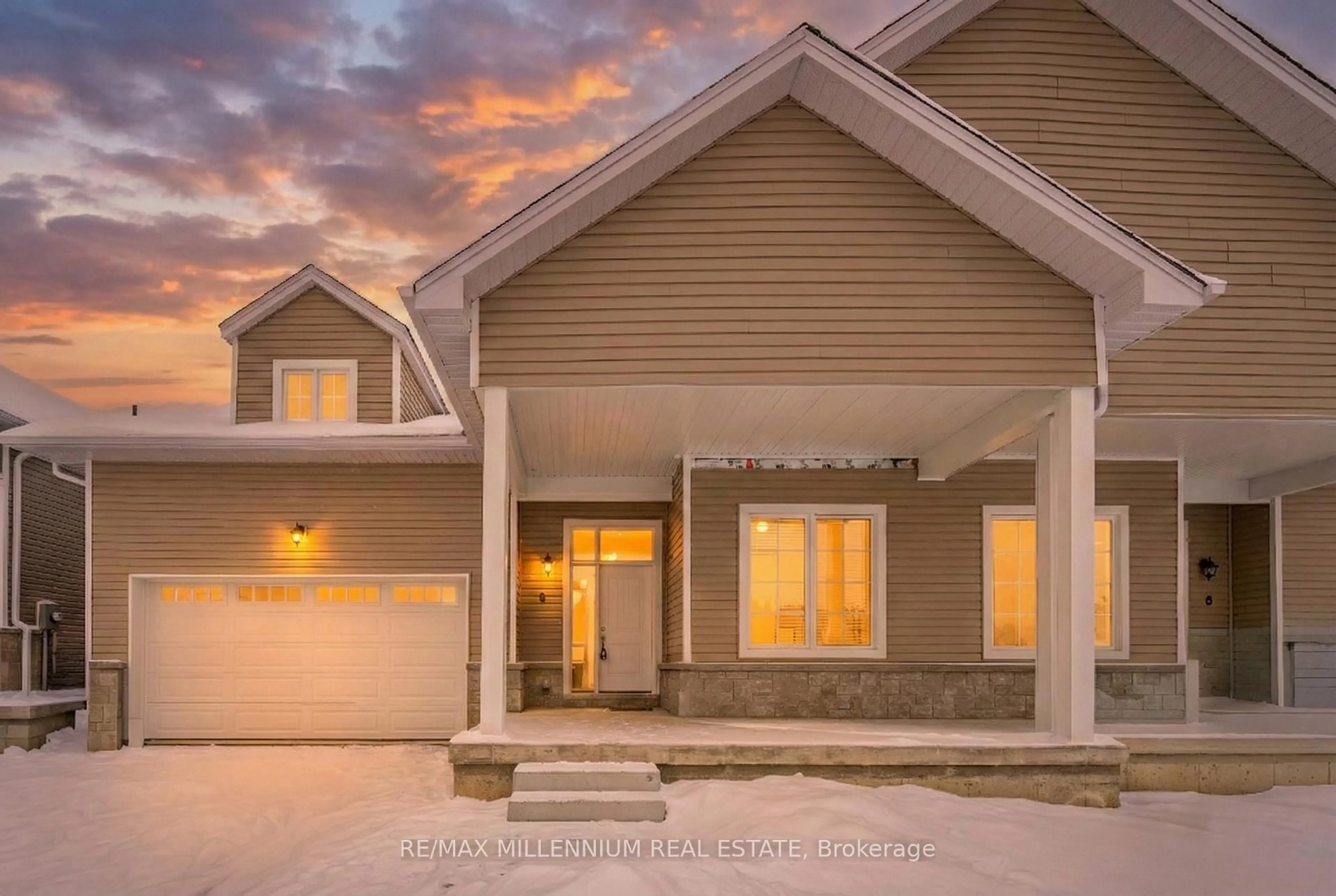 Home with vinyl exterior material, street for 6 Turnberry Crt, Bracebridge Ontario P1L 0N5