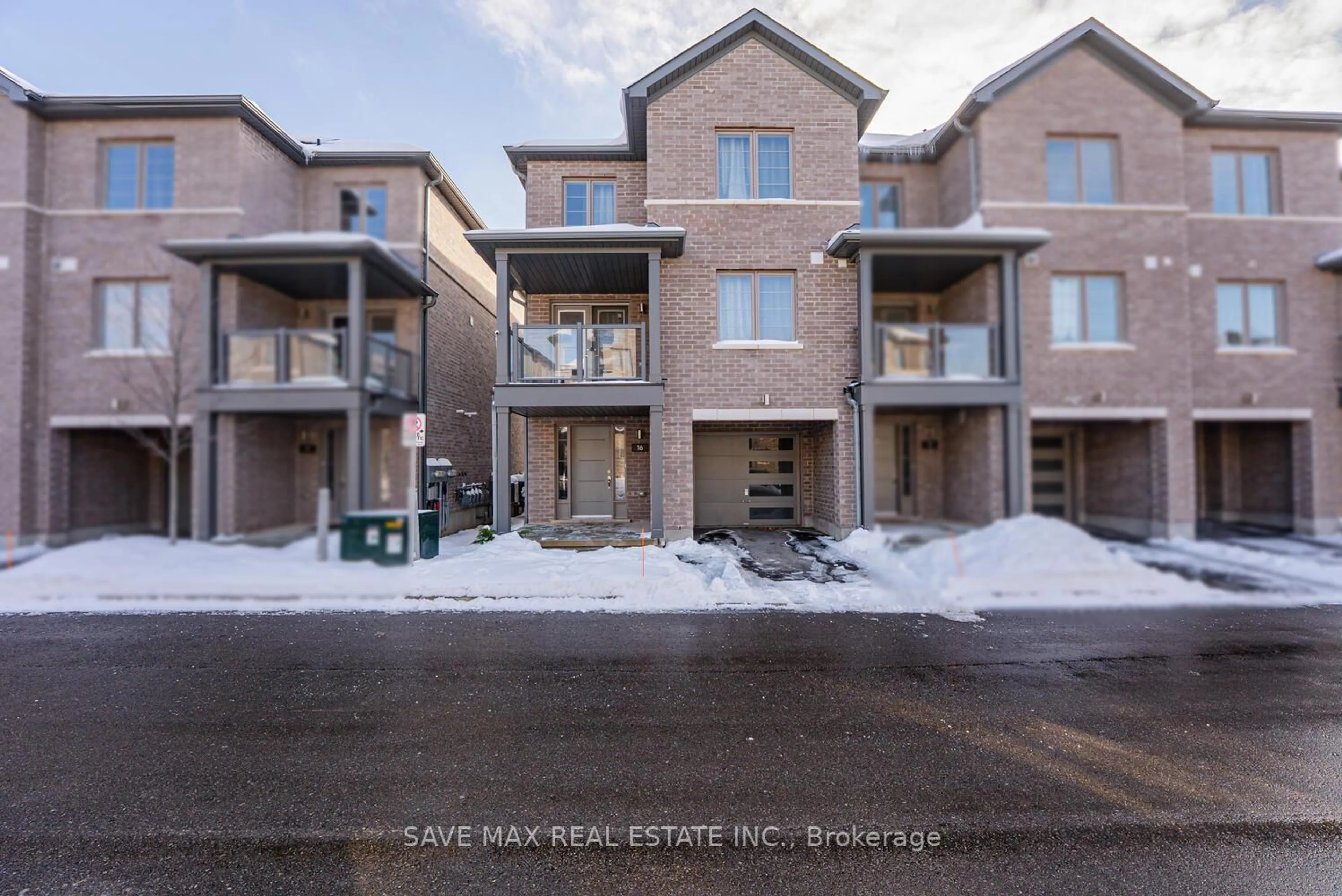 A pic from outside/outdoor area/front of a property/back of a property/a pic from drone, street for 205 West Oak Tr #16, Kitchener Ontario N2R 0R9