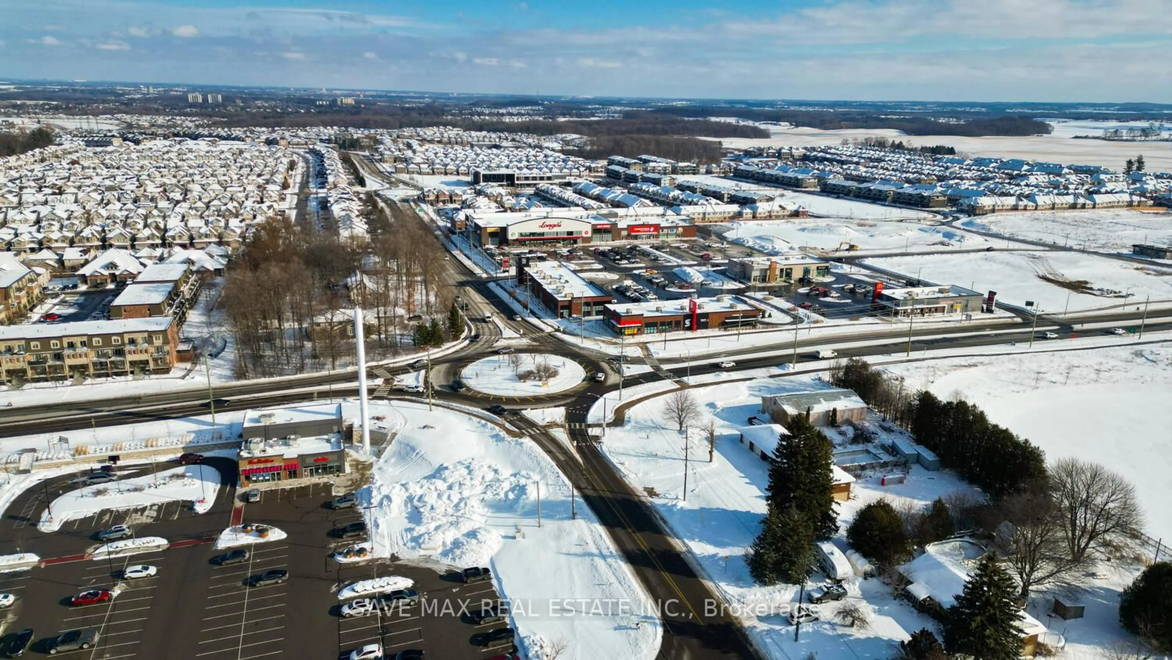 A pic from outside/outdoor area/front of a property/back of a property/a pic from drone, mountain view for 205 West Oak Tr #16, Kitchener Ontario N2R 0R9