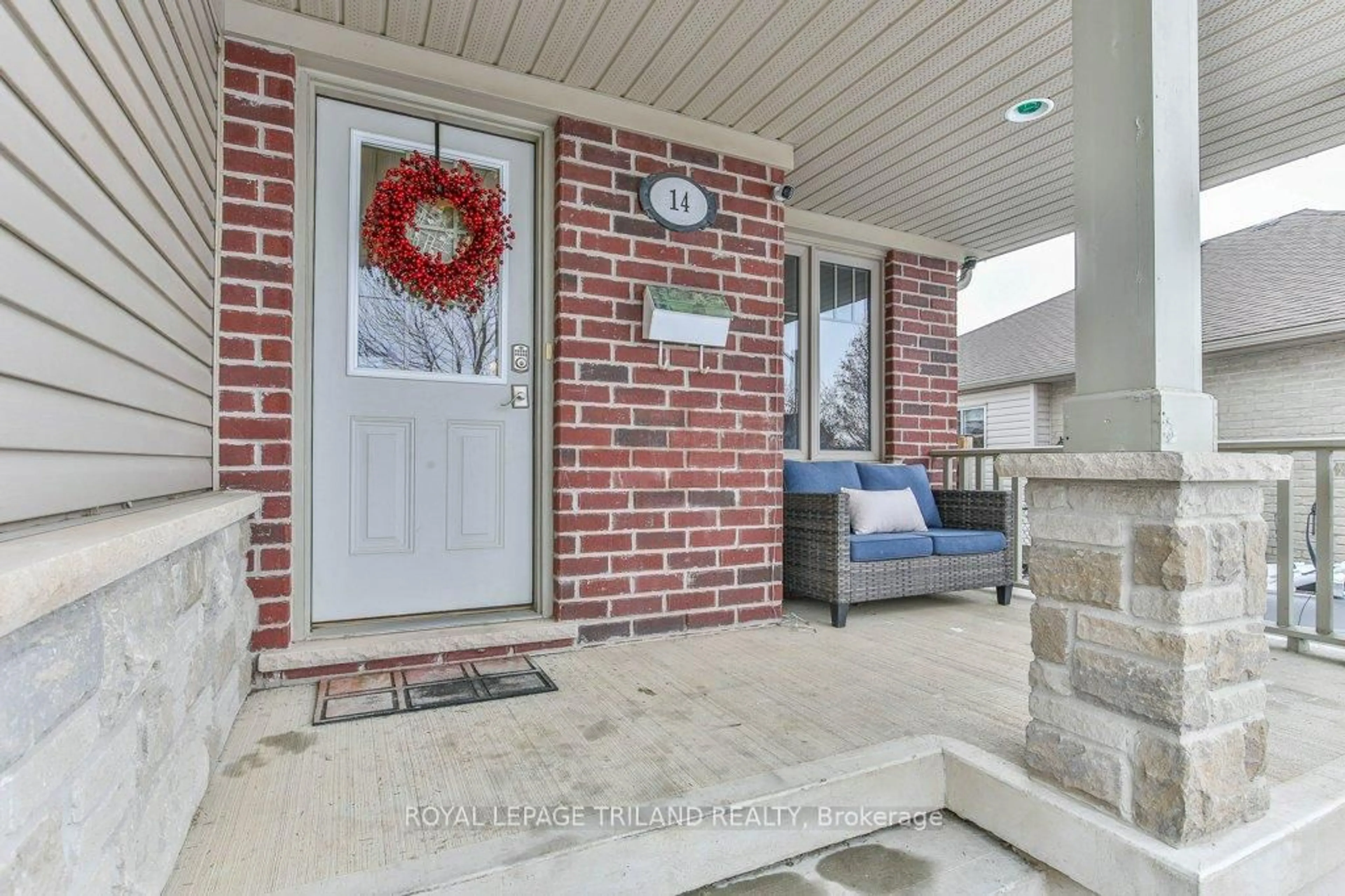 Indoor entryway for 14 ALDERWOOD Crt, St. Thomas Ontario N5P 0B2