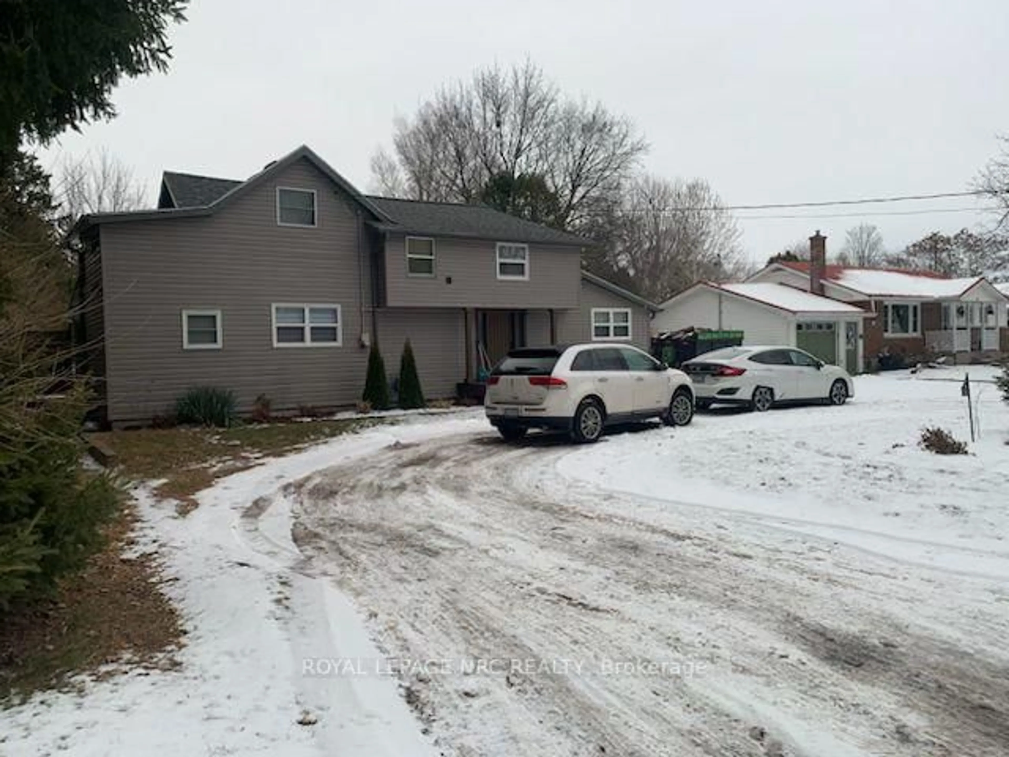 A pic from outside/outdoor area/front of a property/back of a property/a pic from drone, street for 46 Lisgar St, Chatham-Kent Ontario N0P 2C0