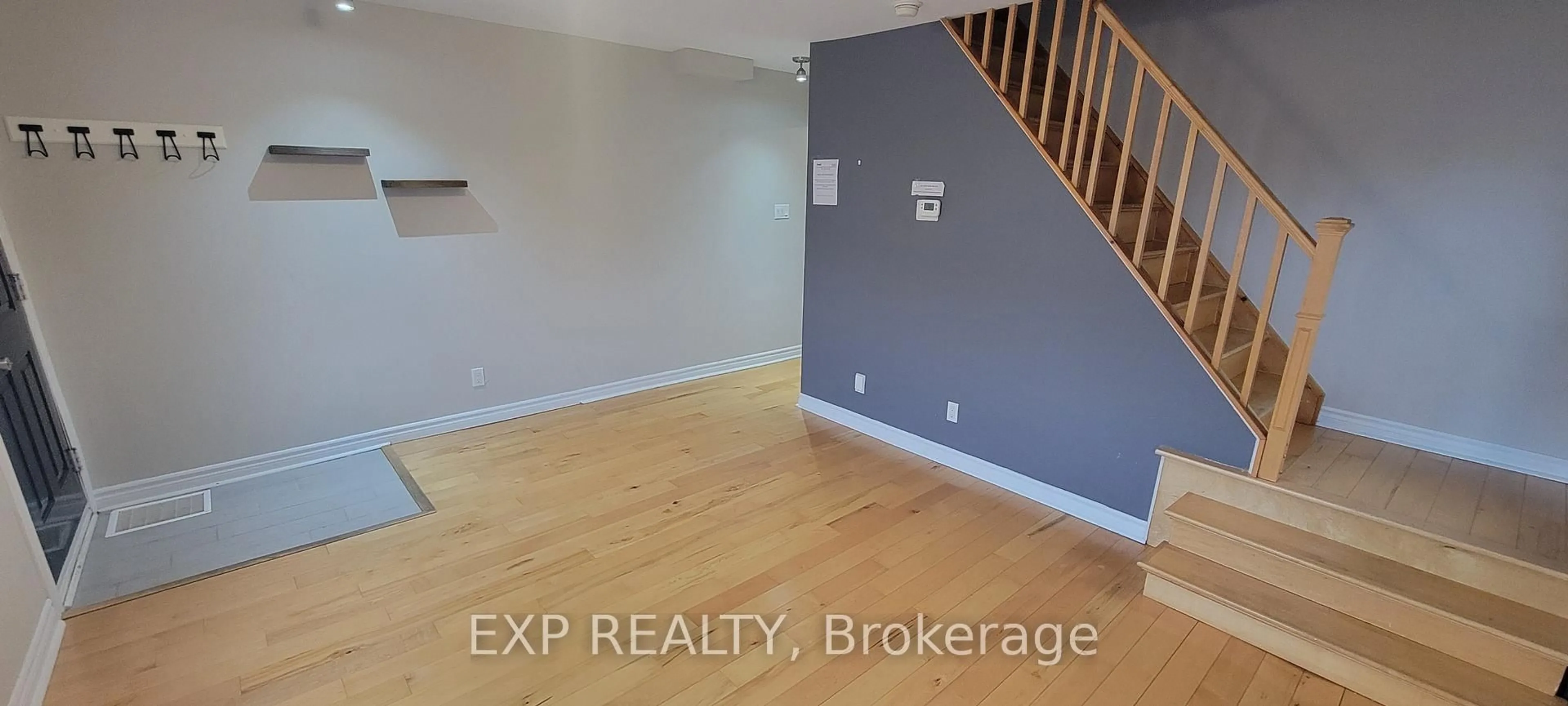 A pic of a room for 292 Richelieu Ave, Ottawa Ontario K1L 6K3