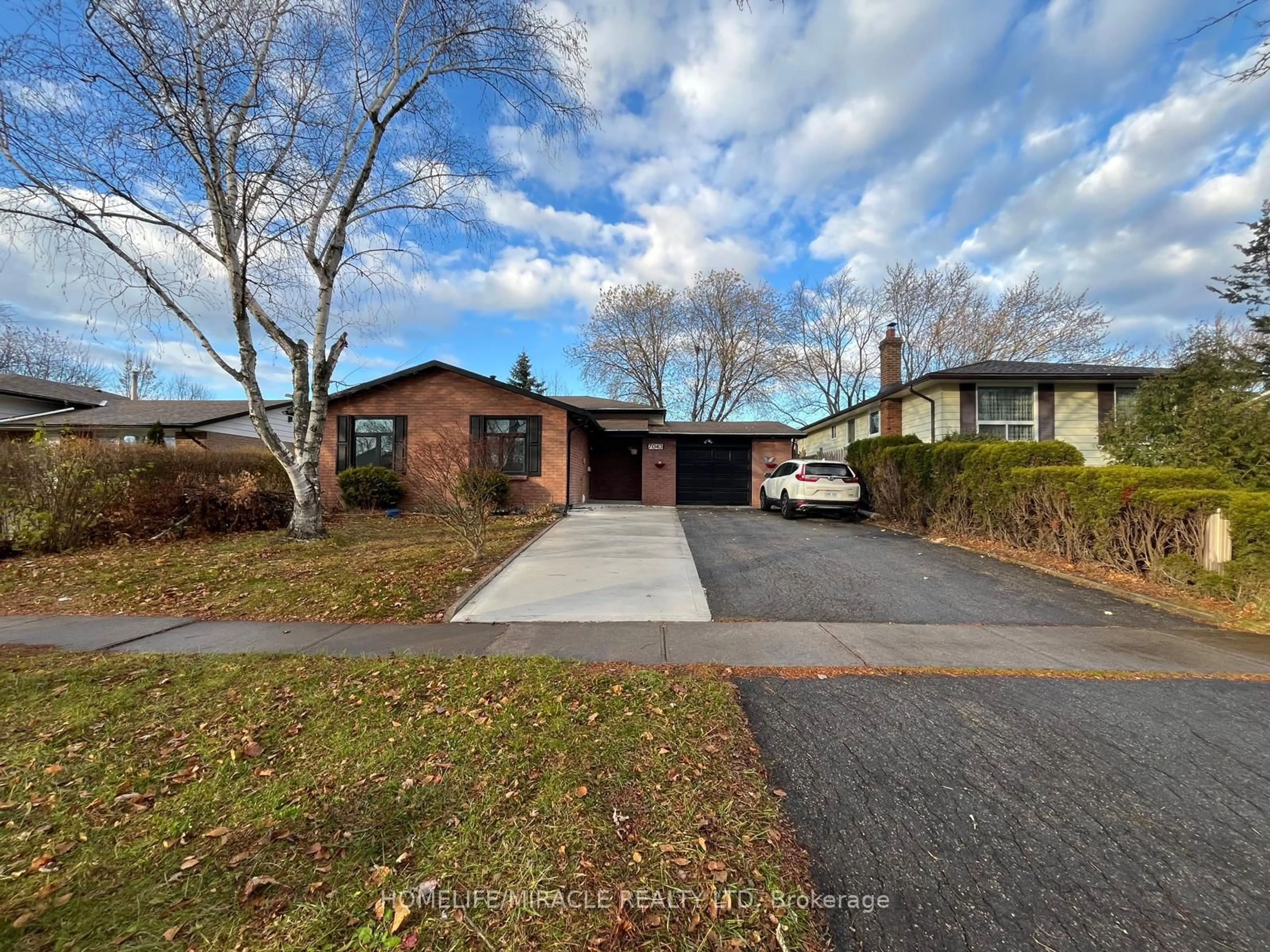 Home with brick exterior material, street for 7043 Bonnie St, Niagara Falls Ontario L2G 7N1