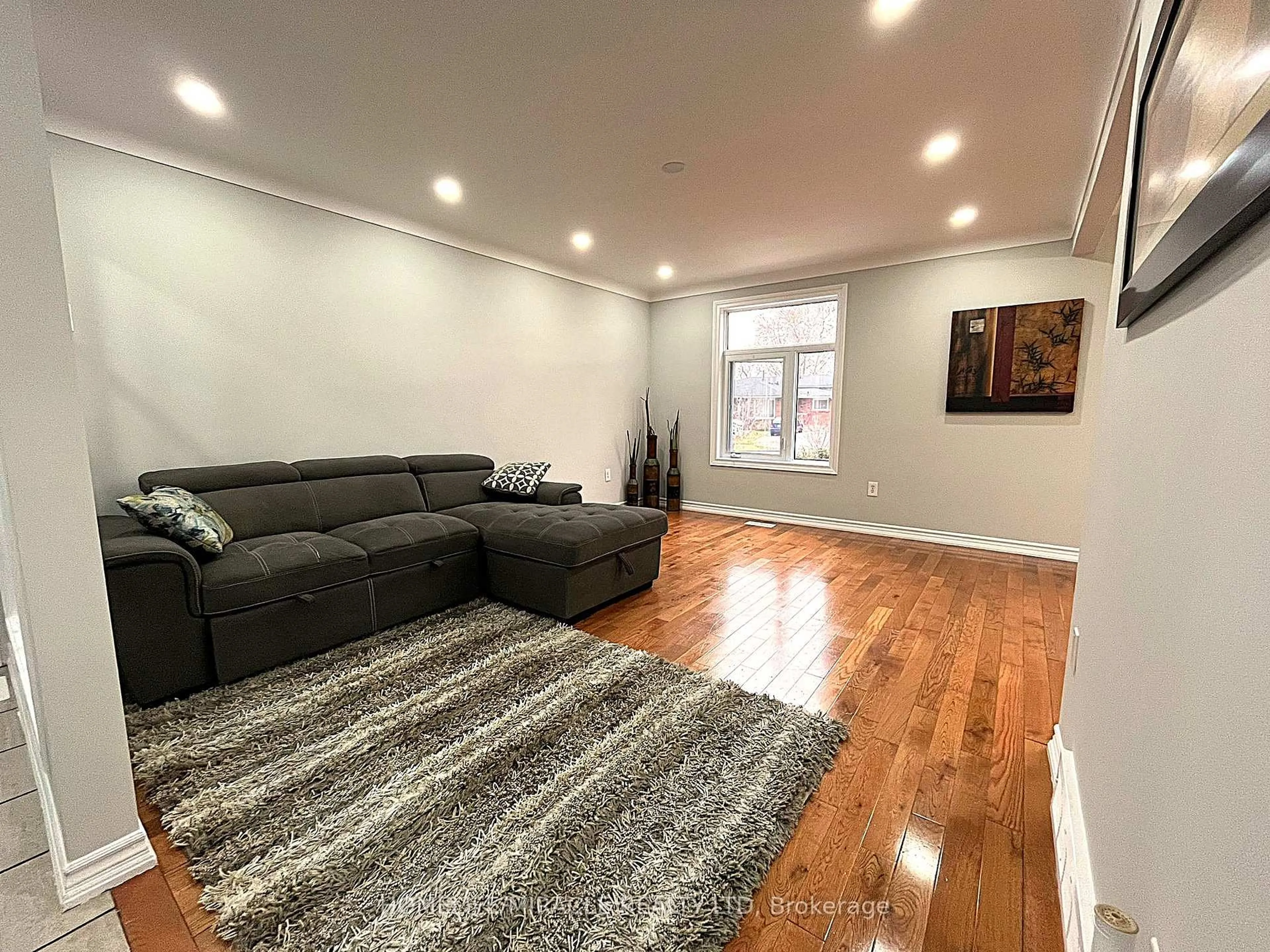 Living room with furniture, unknown for 7043 Bonnie St, Niagara Falls Ontario L2G 7N1