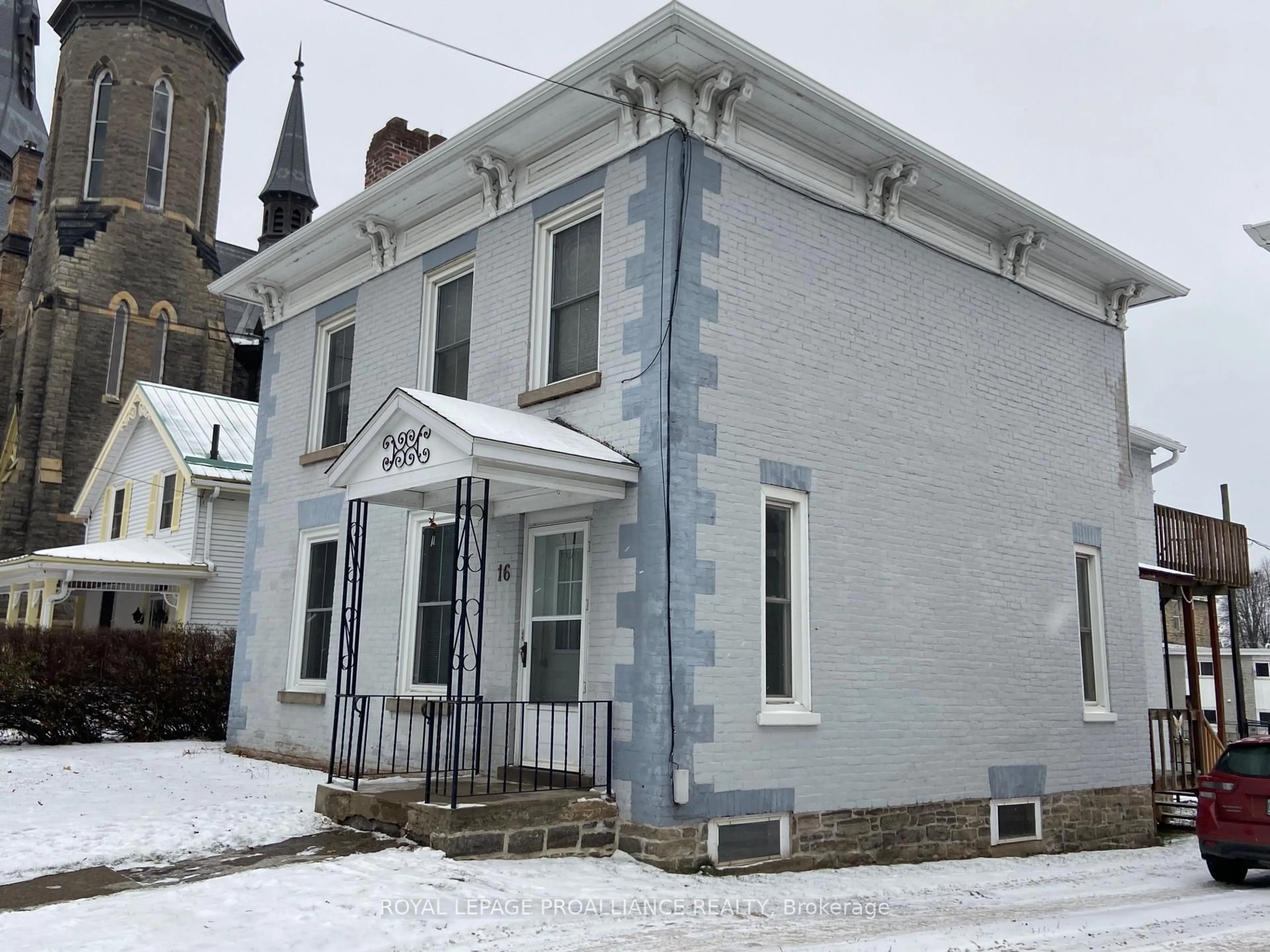 Unknown for 16 William St, Brockville Ontario K6V 4V2