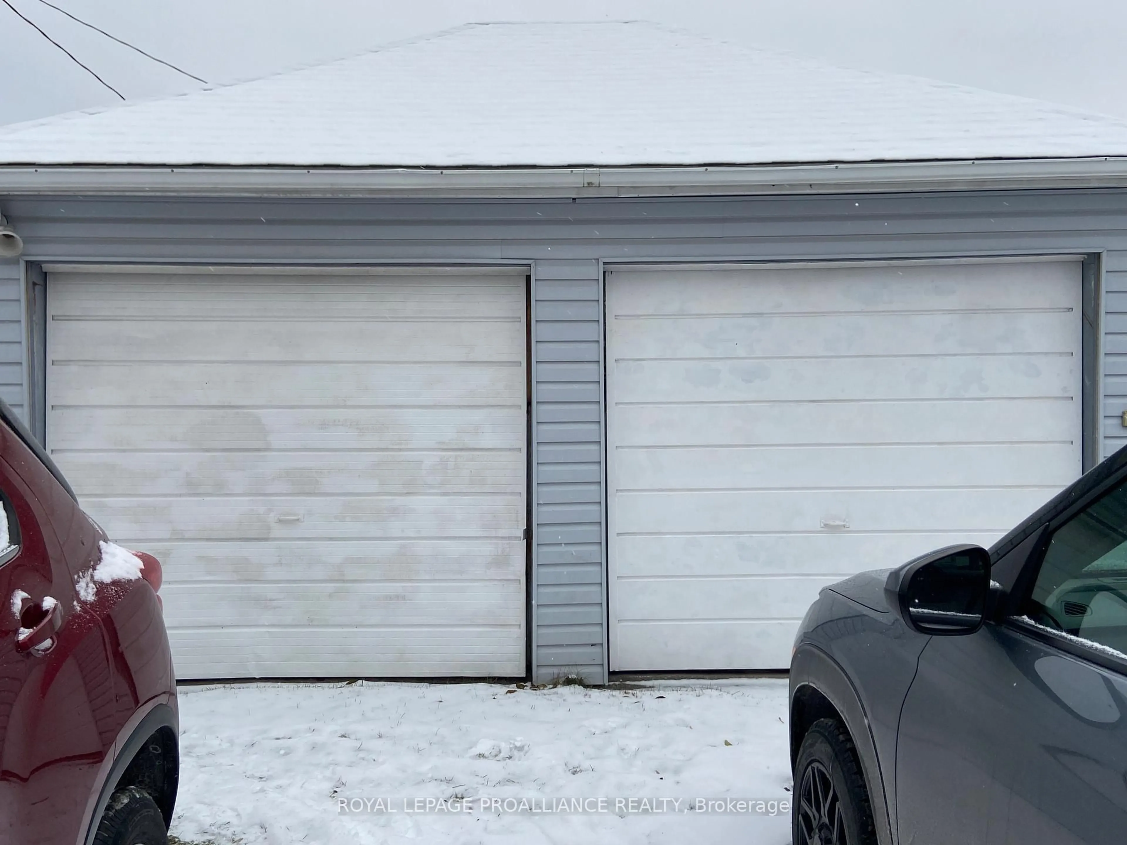 Indoor garage for 16 William St, Brockville Ontario K6V 4V2