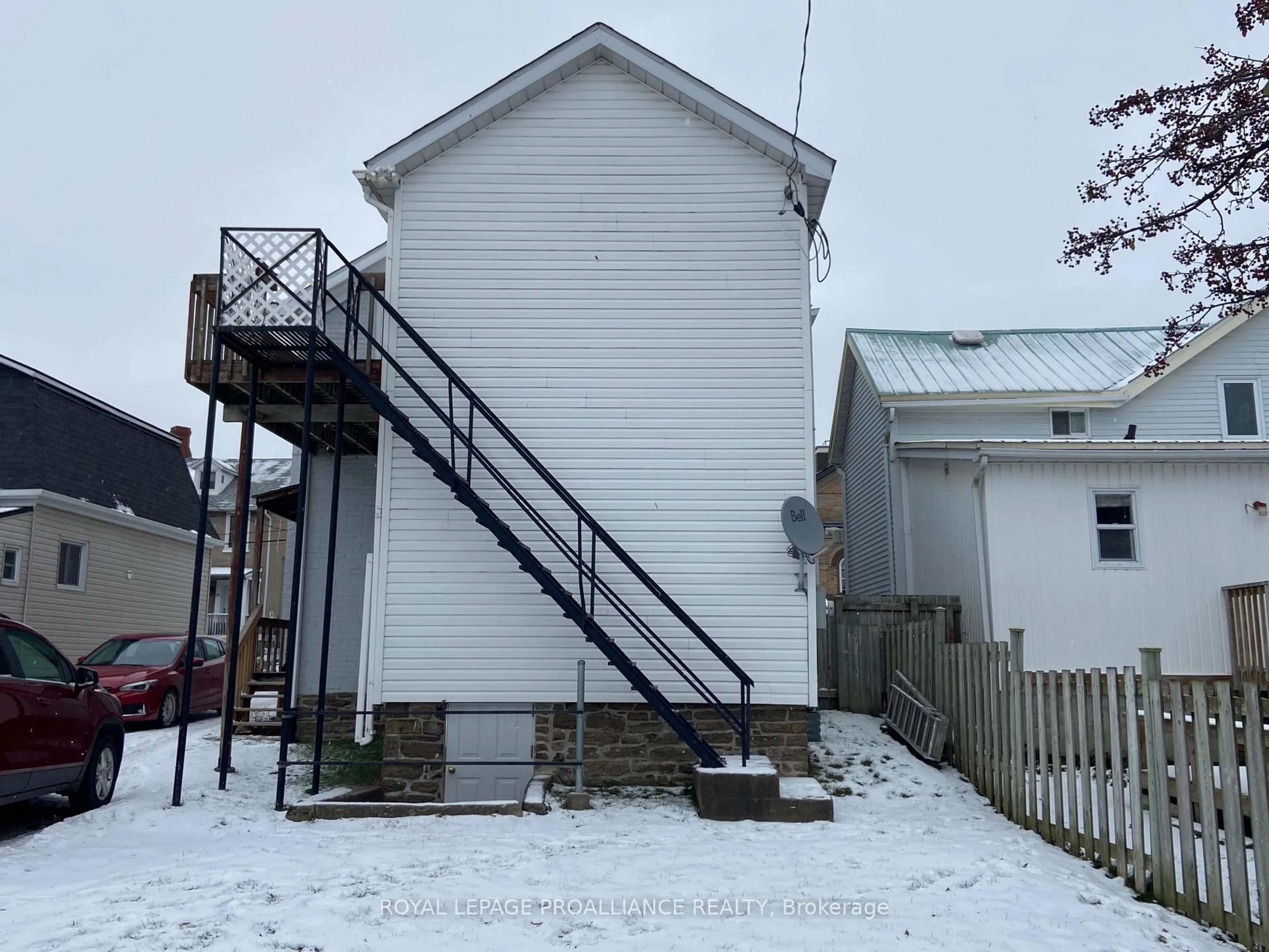 Stairs for 16 William St, Brockville Ontario K6V 4V2