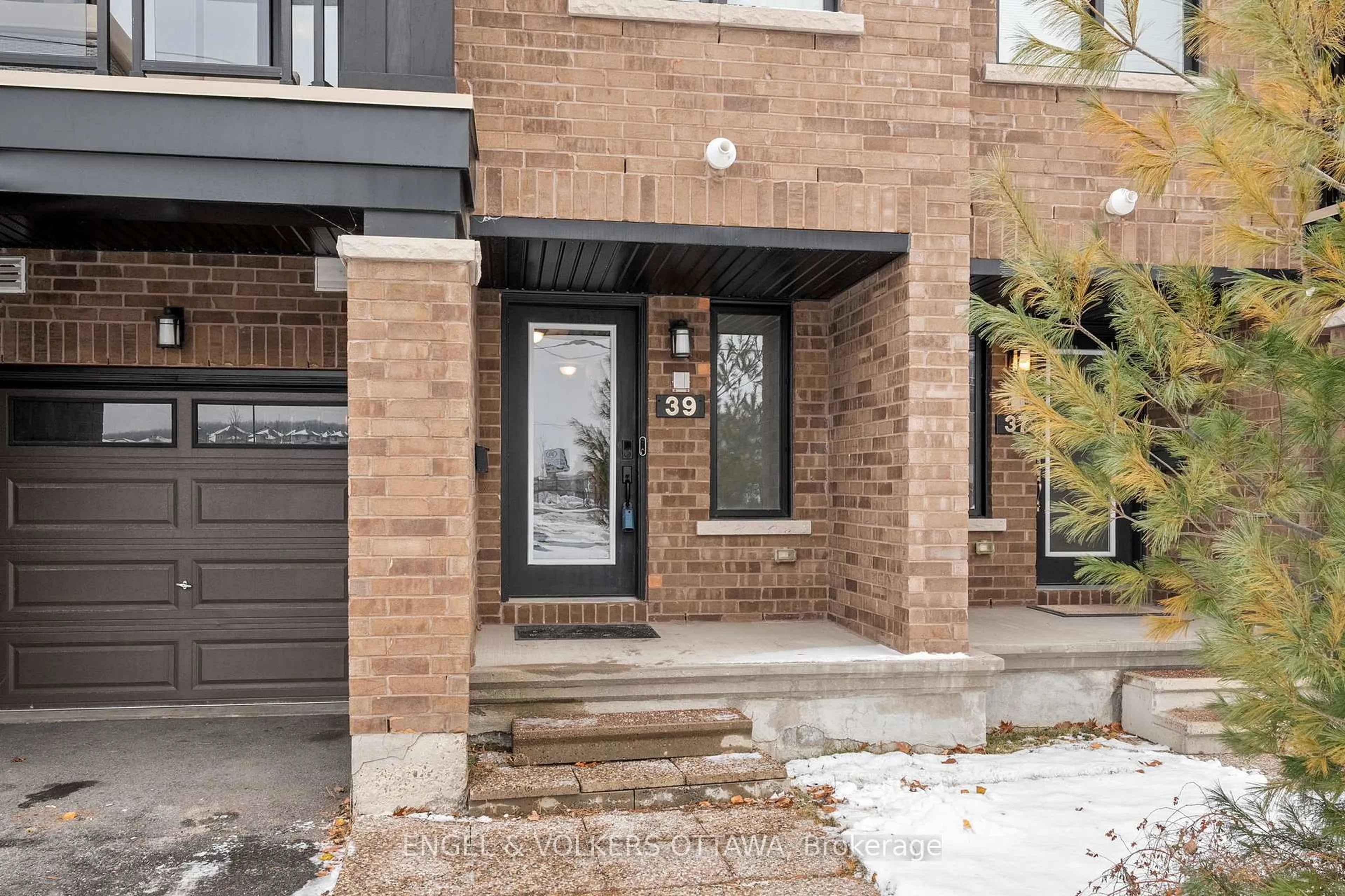 Home with brick exterior material, street for 39 Stockholm Private, Ottawa Ontario K4M 0G9