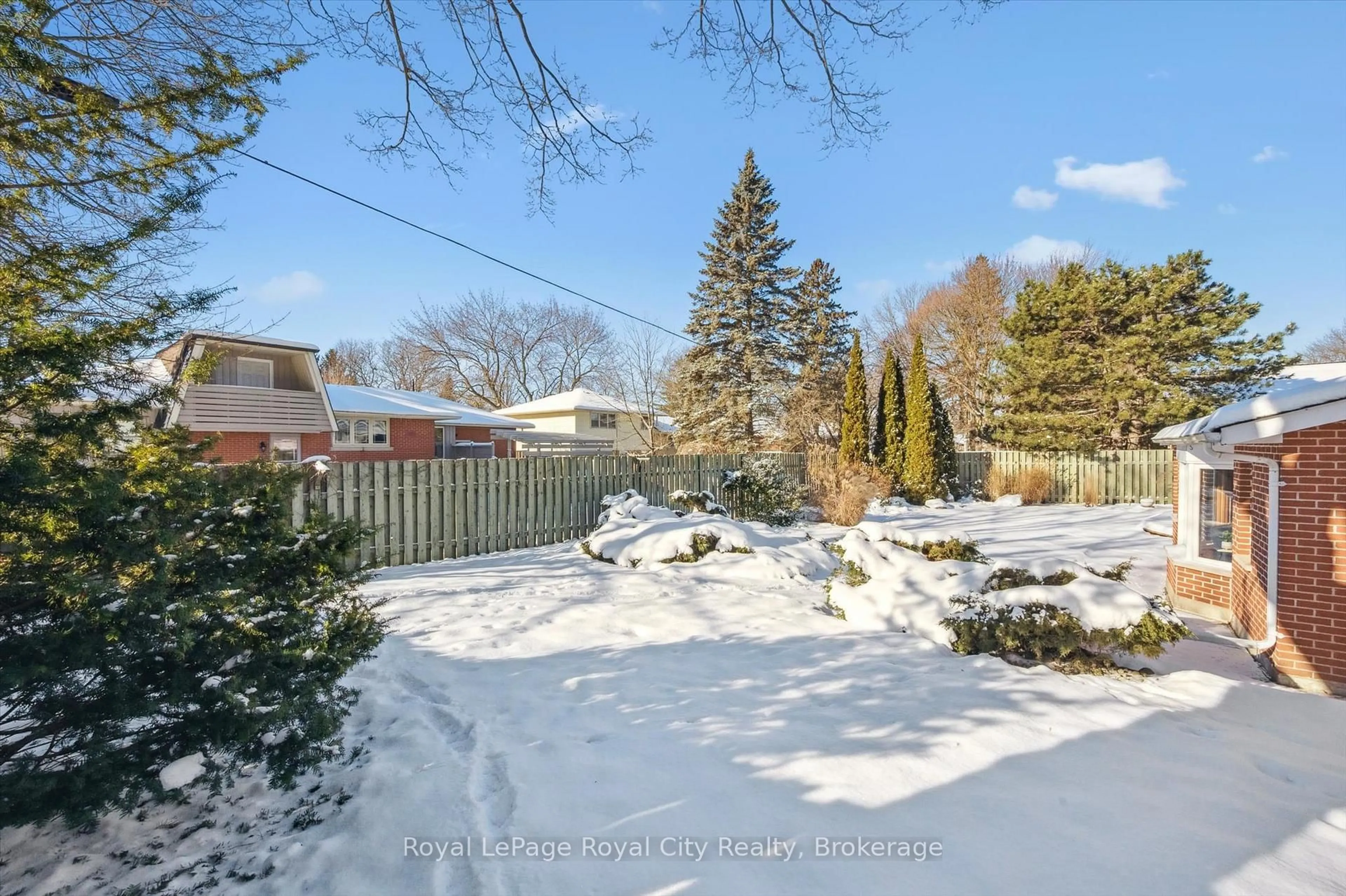 A pic from outside/outdoor area/front of a property/back of a property/a pic from drone, street for 67 Woodside Rd, Guelph Ontario N1G 2H1