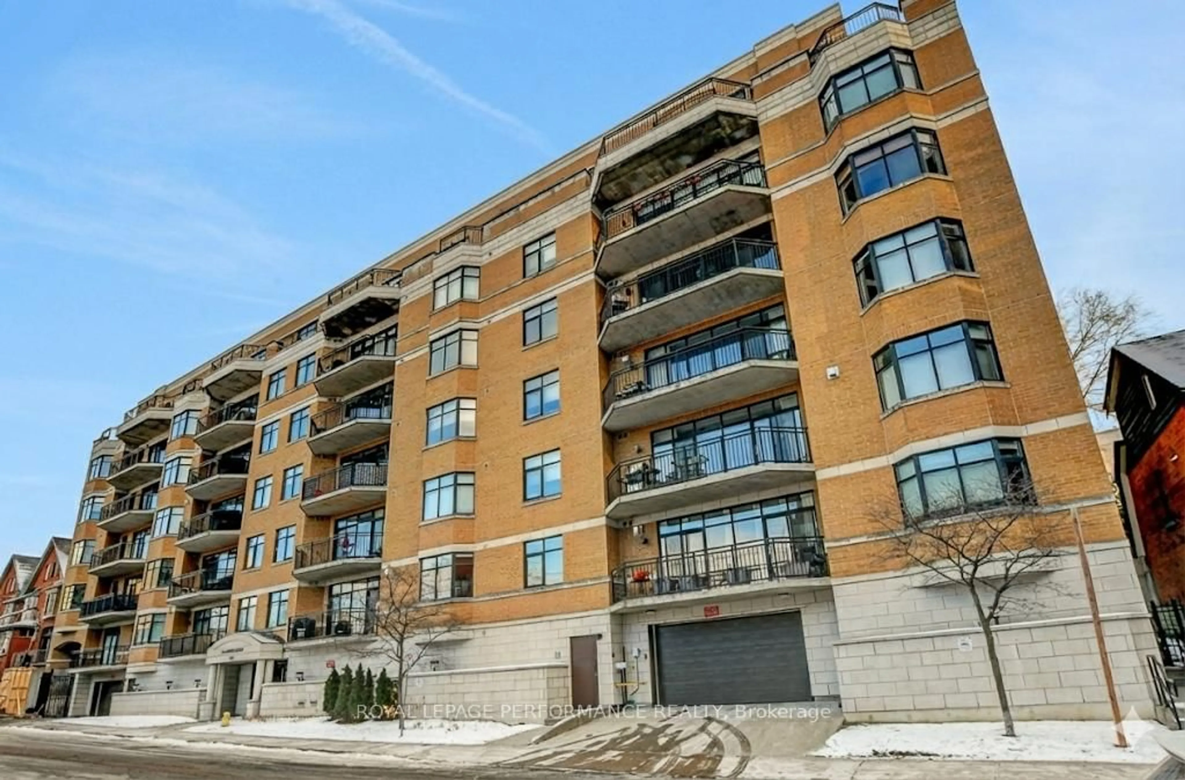 Patio, building for 260 Besserer St #PH2, Ottawa Ontario K1N 1J3