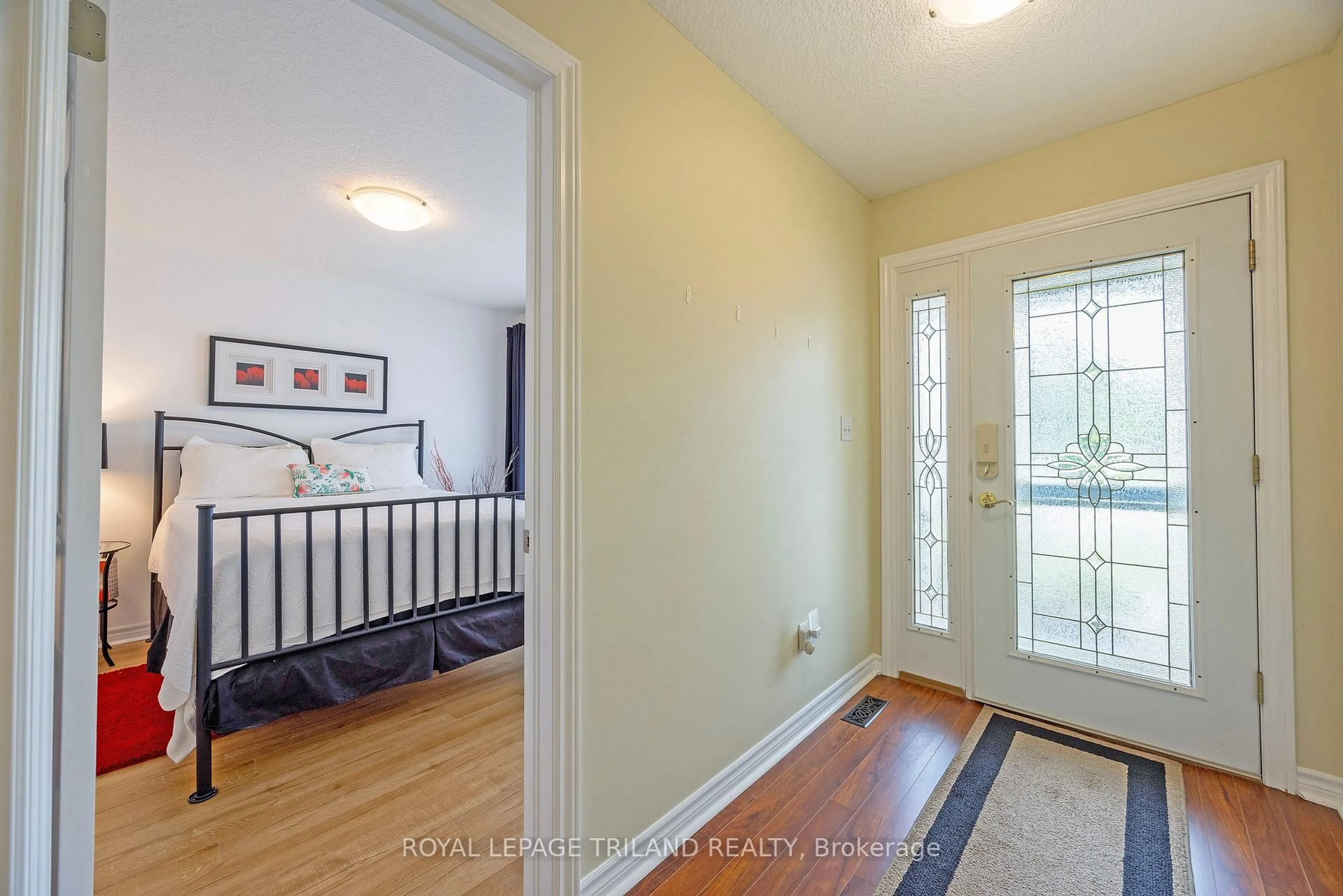 Indoor entryway for 18 Coleman Crt, St. Thomas Ontario N5R 0A5