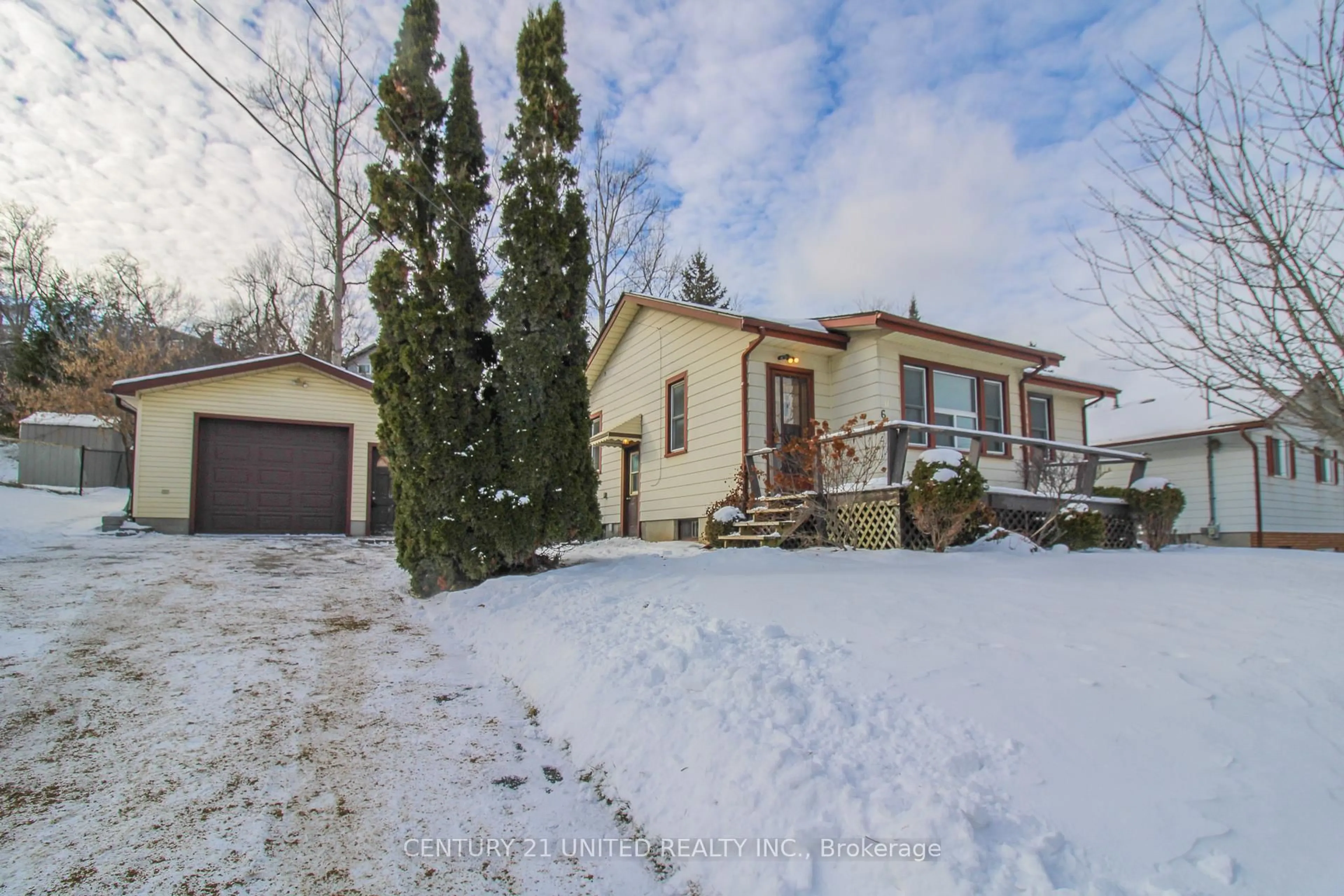 A pic from outside/outdoor area/front of a property/back of a property/a pic from drone, street for 611 Ashburnham Dr, Peterborough Ontario K9L 2A2