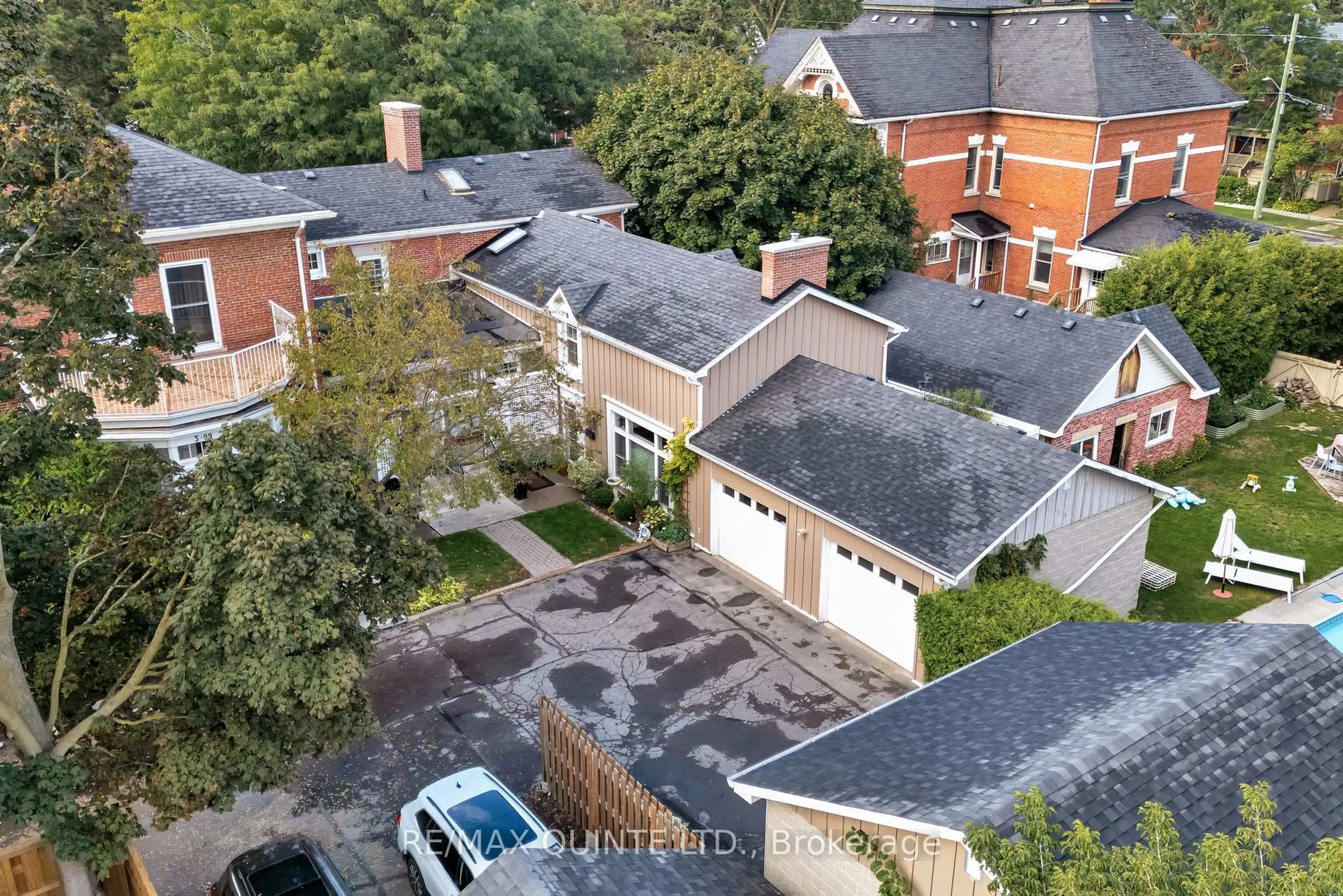 A pic from outside/outdoor area/front of a property/back of a property/a pic from drone, street for 99 Bridge St #5, Belleville Ontario K8N 1M2