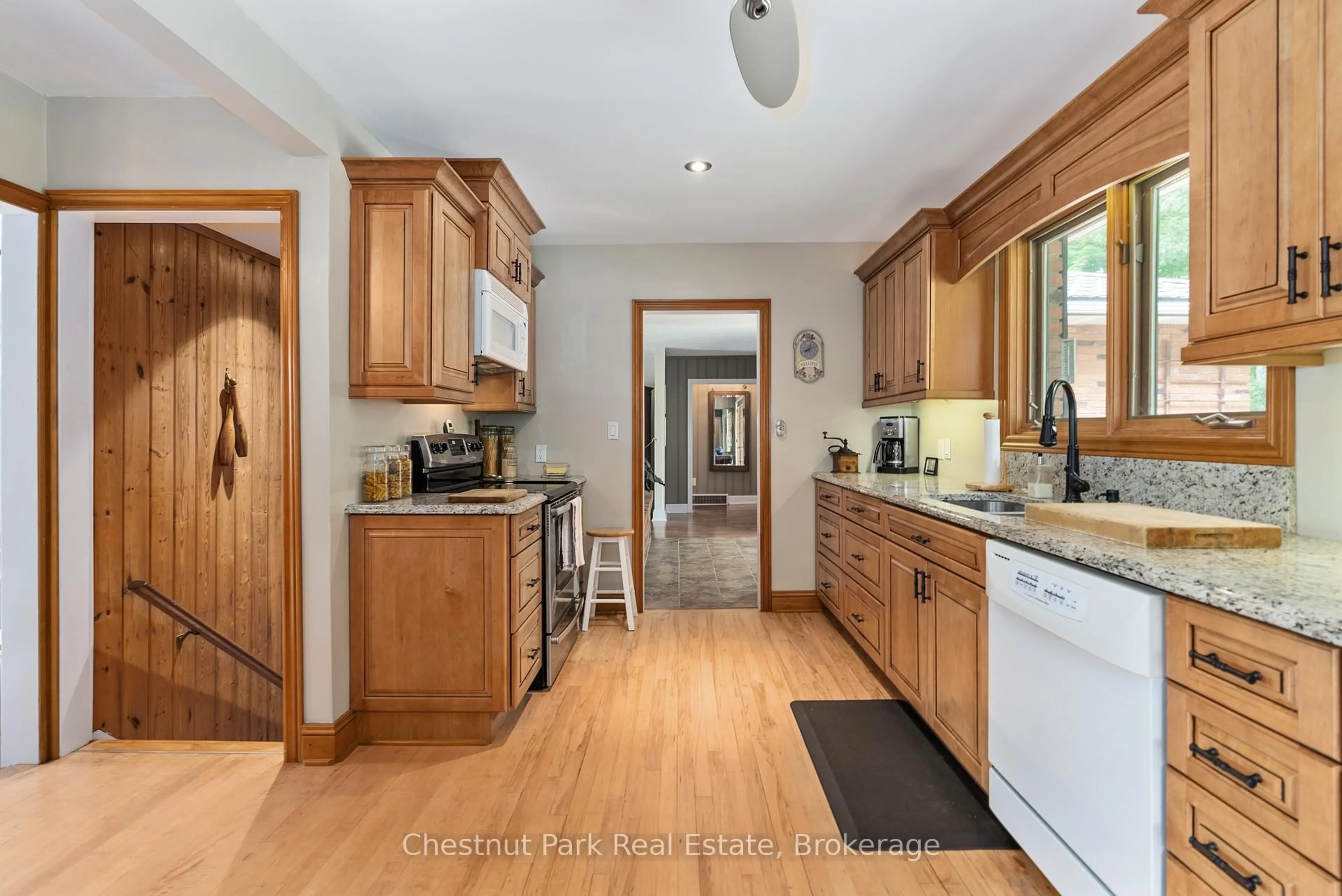 Open concept kitchen, unknown for 652 North Waseosa Lake Rd, Huntsville Ontario P1H 2J4