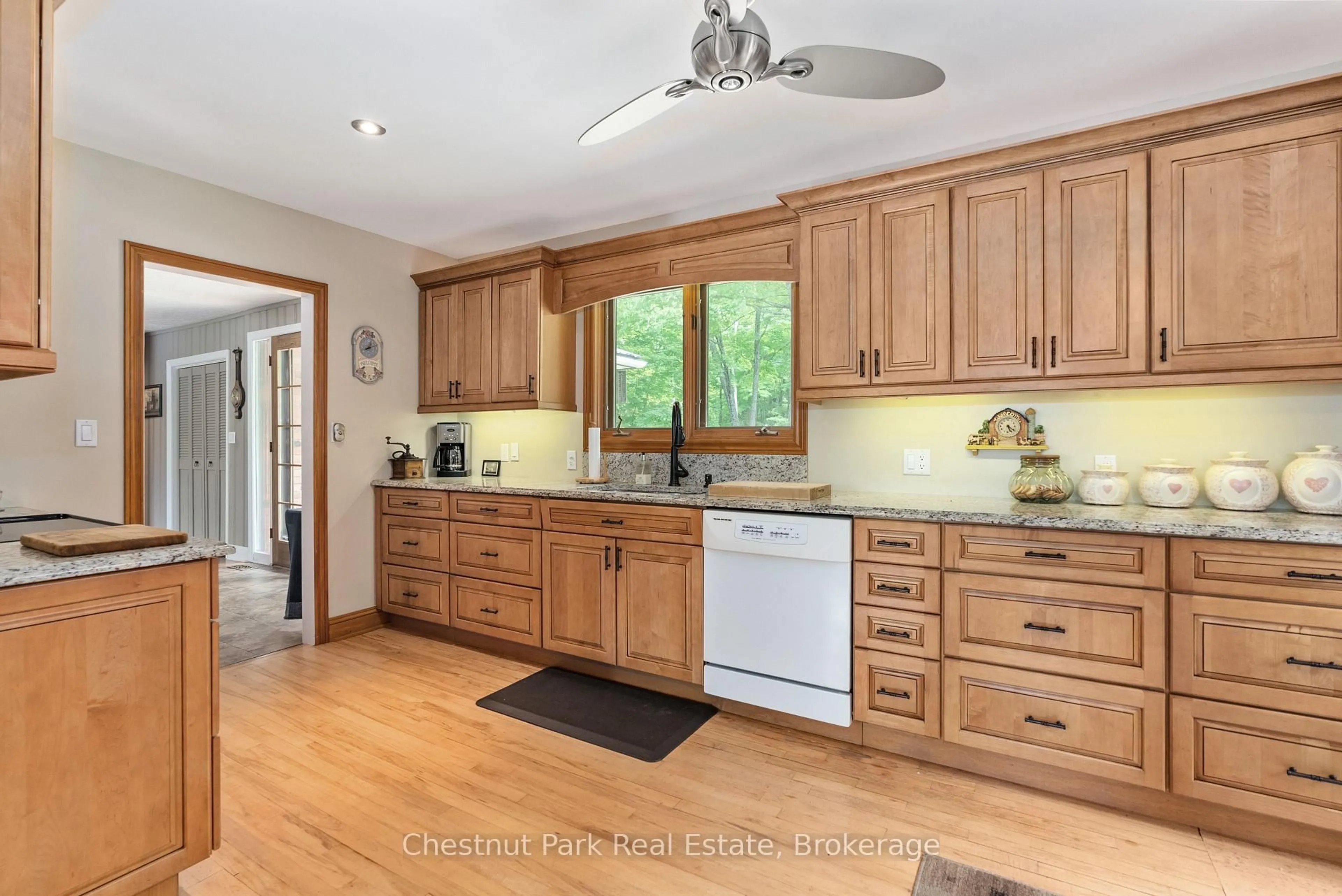 Open concept kitchen, unknown for 652 North Waseosa Lake Rd, Huntsville Ontario P1H 2J4