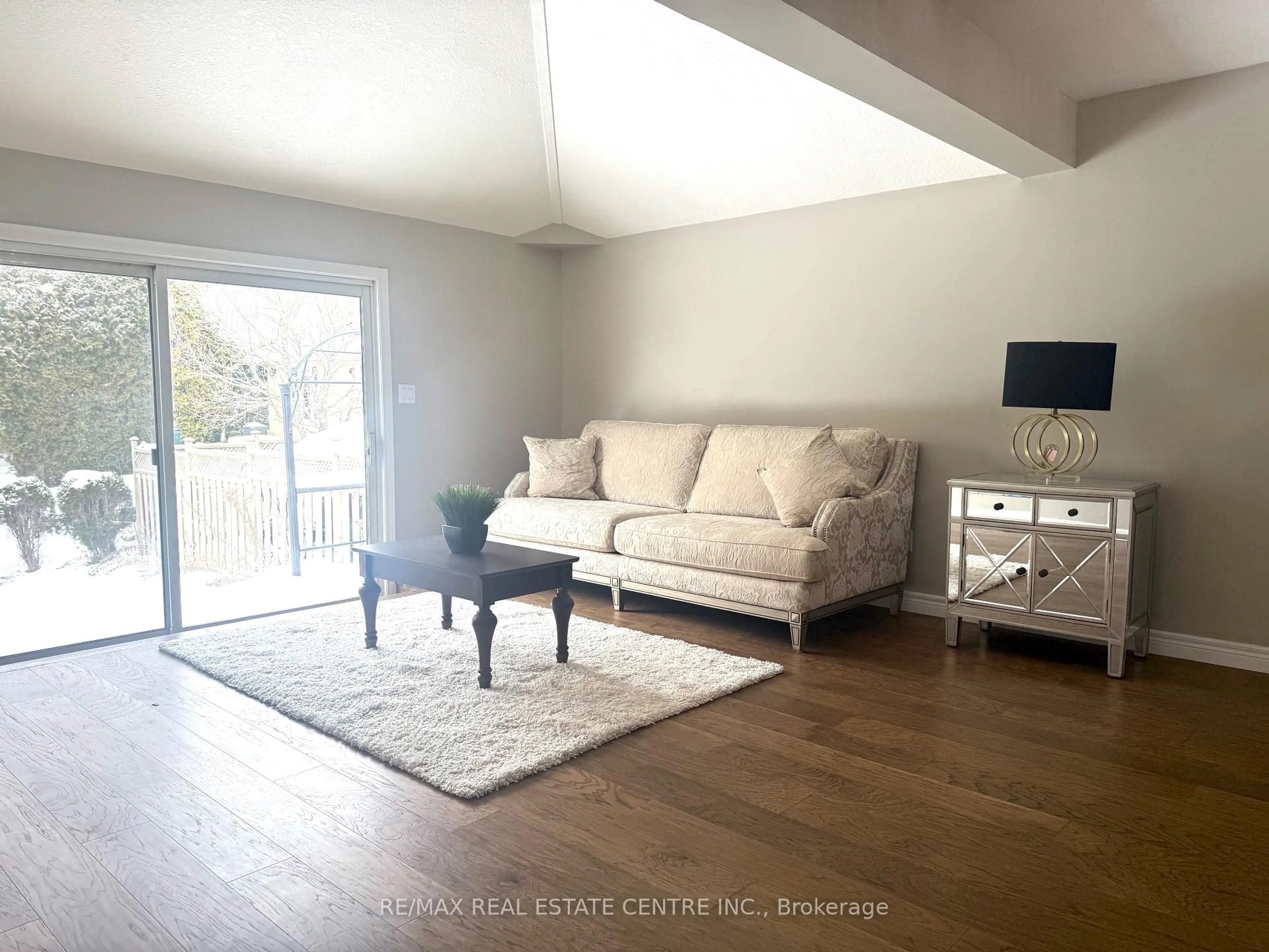 Living room with furniture, unknown for 10 Periwinkle Way, Guelph Ontario N1L 1H8