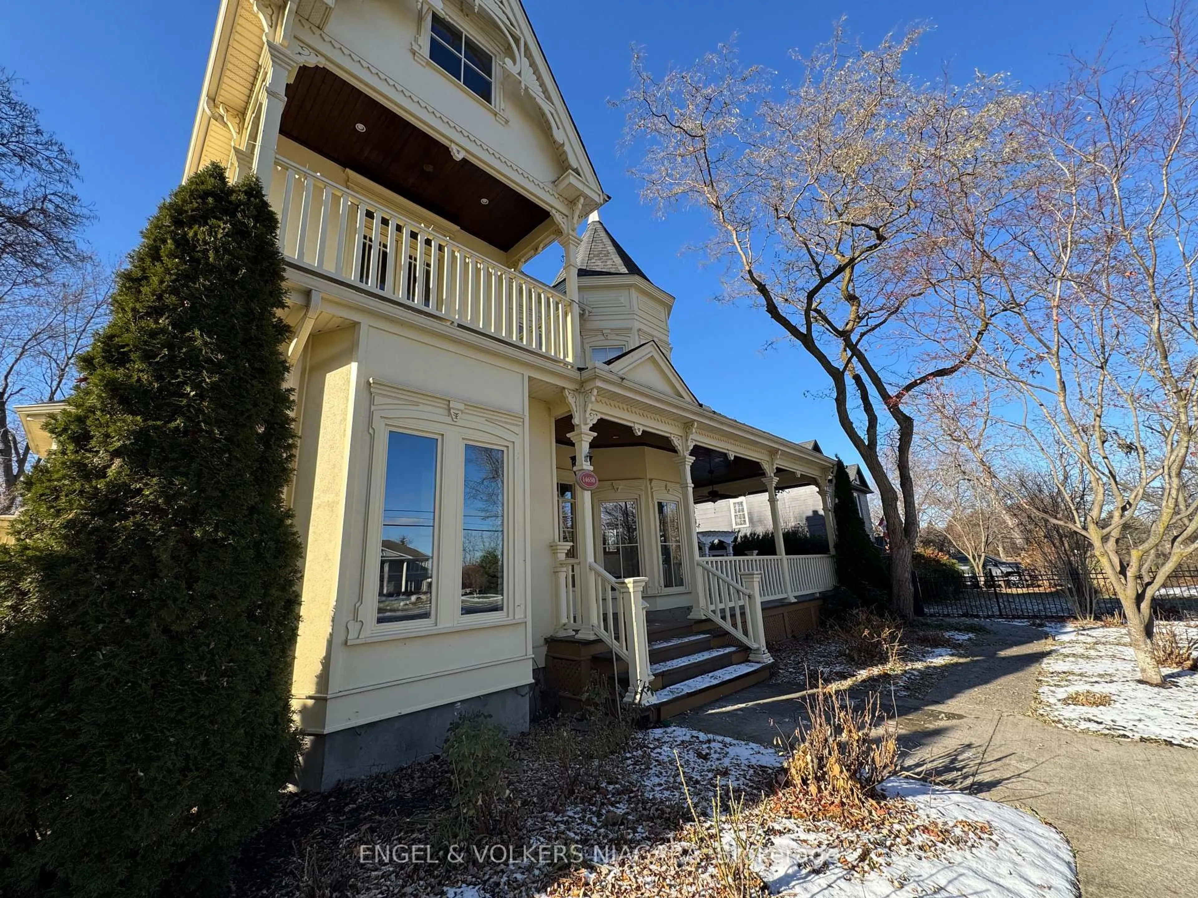 A pic from outside/outdoor area/front of a property/back of a property/a pic from drone, street for 14650 Niagara Pkwy, Niagara-on-the-Lake Ontario L0S 1J0