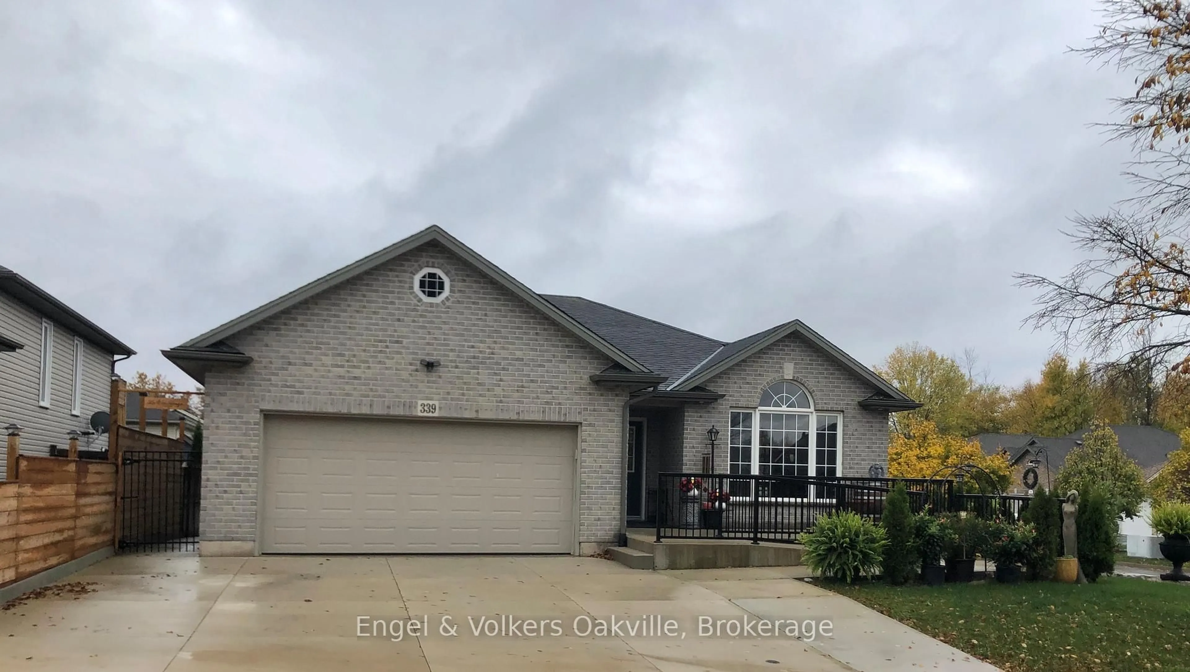 Home with brick exterior material, street for 339 Wellbrook Ave, Welland Ontario L3C 7N3