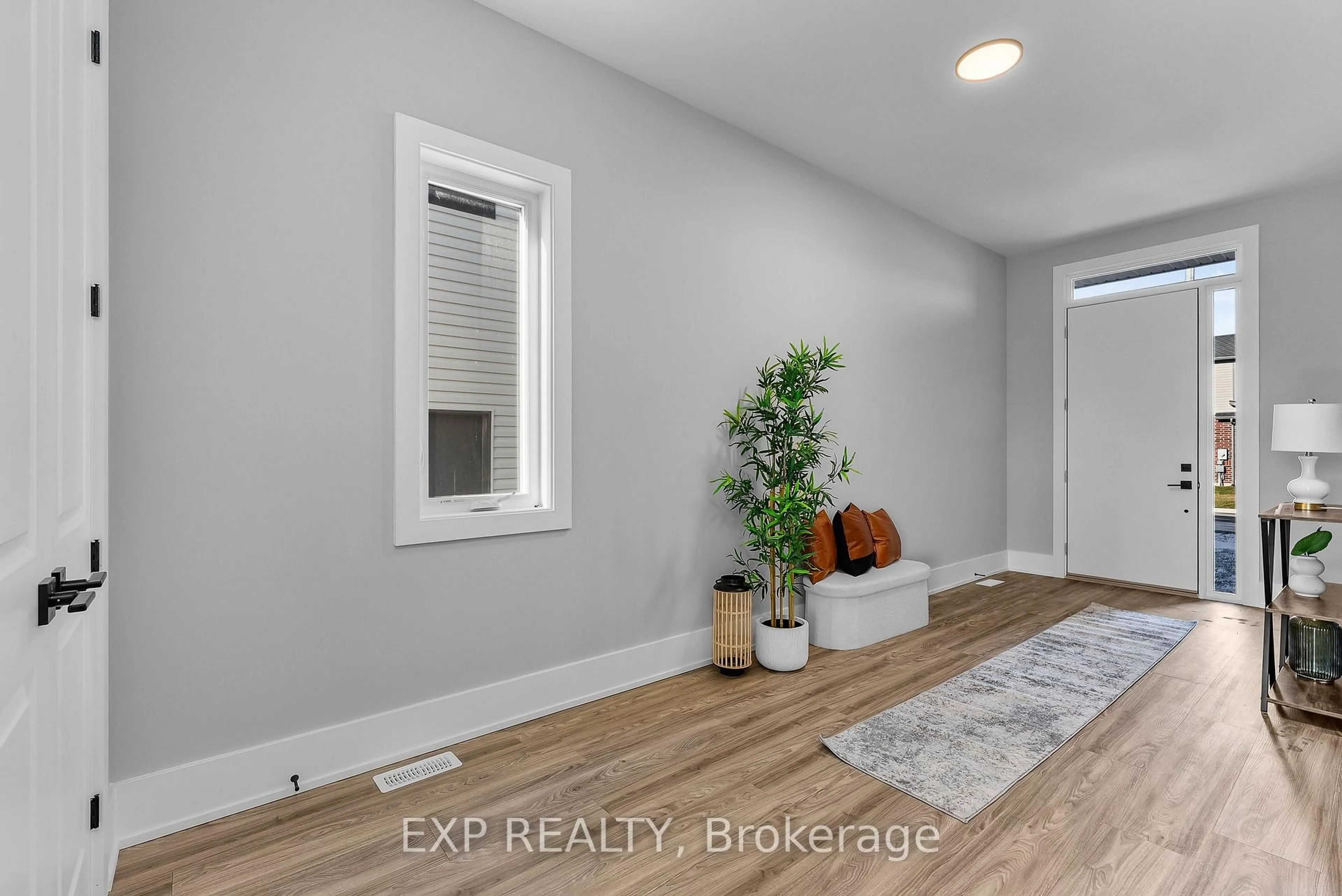 Indoor entryway for 51 Alicia Cres, Thorold Ontario L3C 7M5