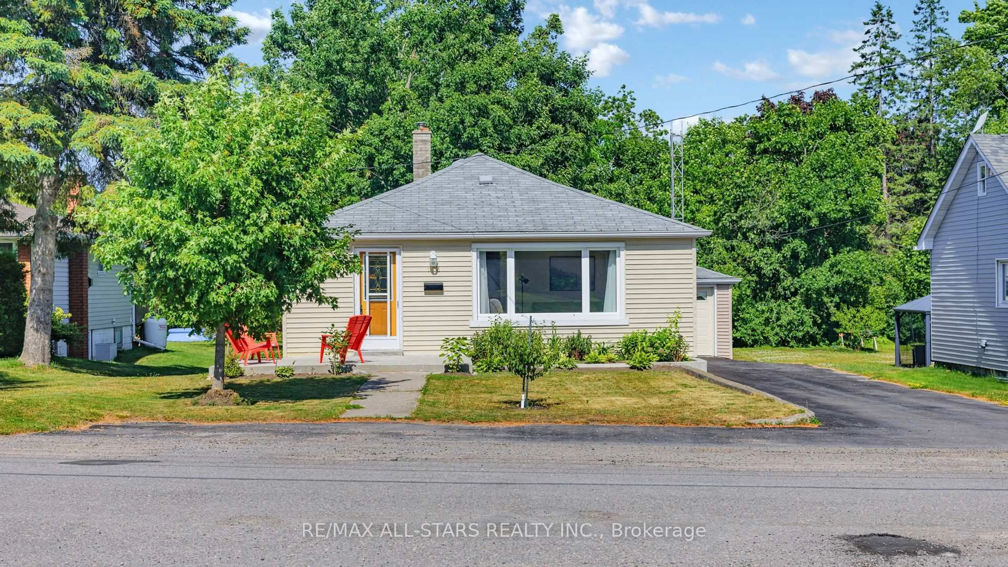 Unknown for 162 Queen St, Kawartha Lakes Ontario K0M 1N0