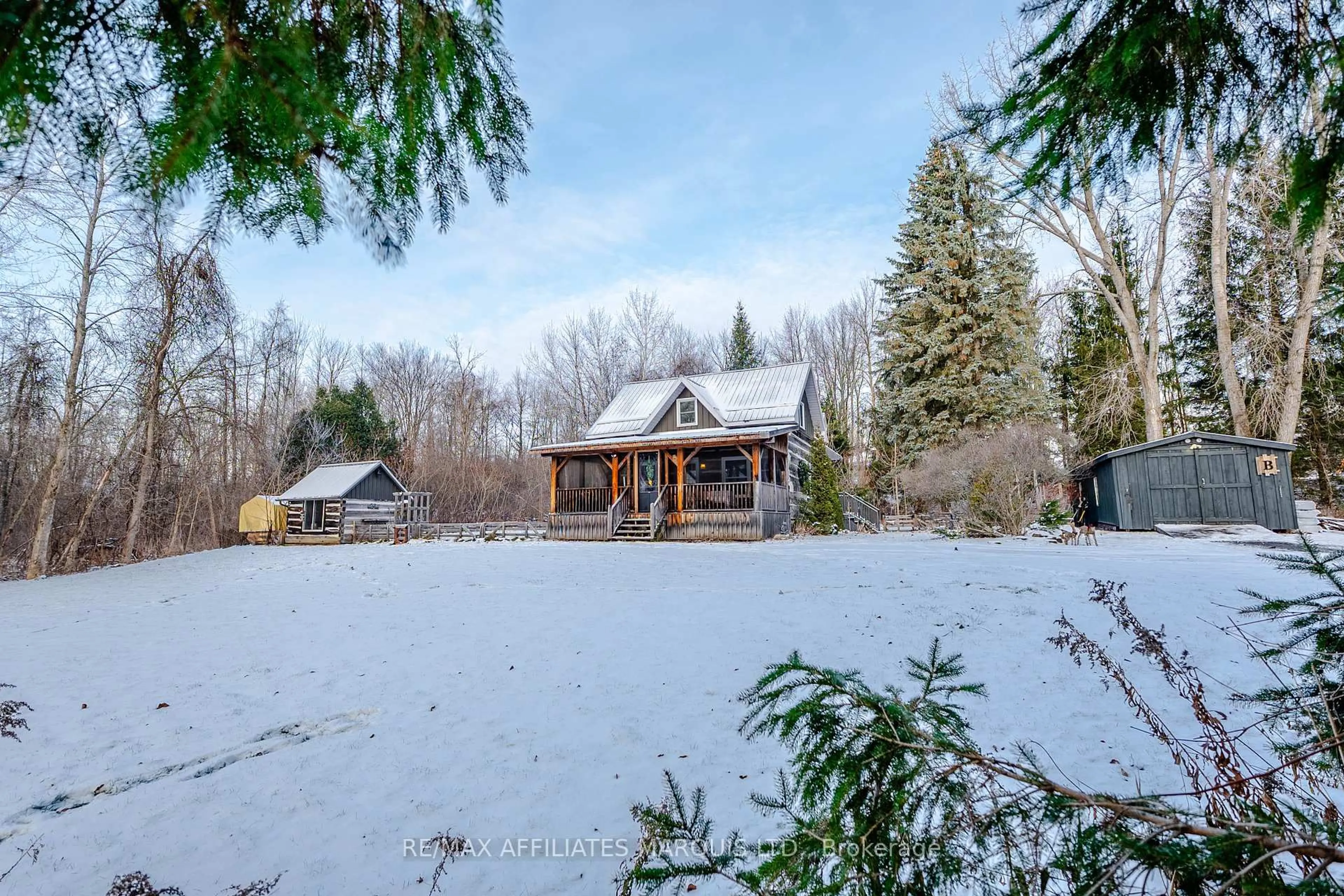 A pic from outside/outdoor area/front of a property/back of a property/a pic from drone, unknown for 6572 Rae Rd, South Glengarry Ontario K6H 7R9