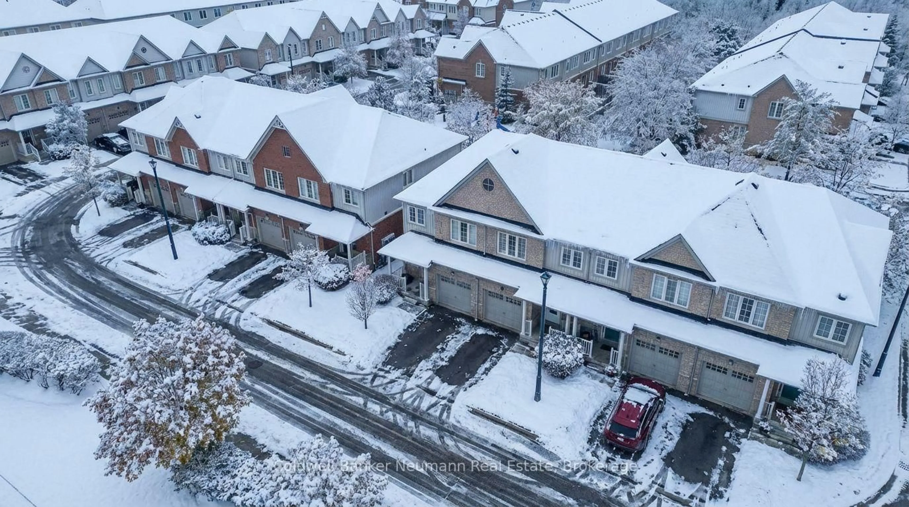 A pic from outside/outdoor area/front of a property/back of a property/a pic from drone, unknown for 1035 Victoria Rd #71, Guelph Ontario N1L 0H5