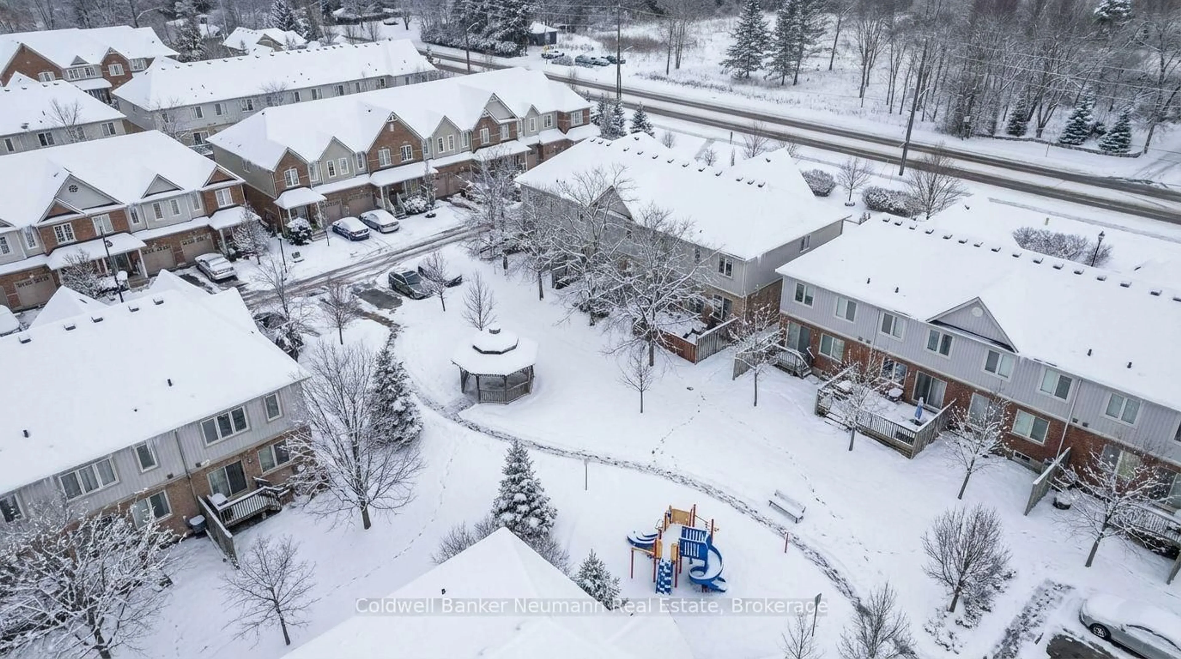 A pic from outside/outdoor area/front of a property/back of a property/a pic from drone, building for 1035 Victoria Rd #71, Guelph Ontario N1L 0H5