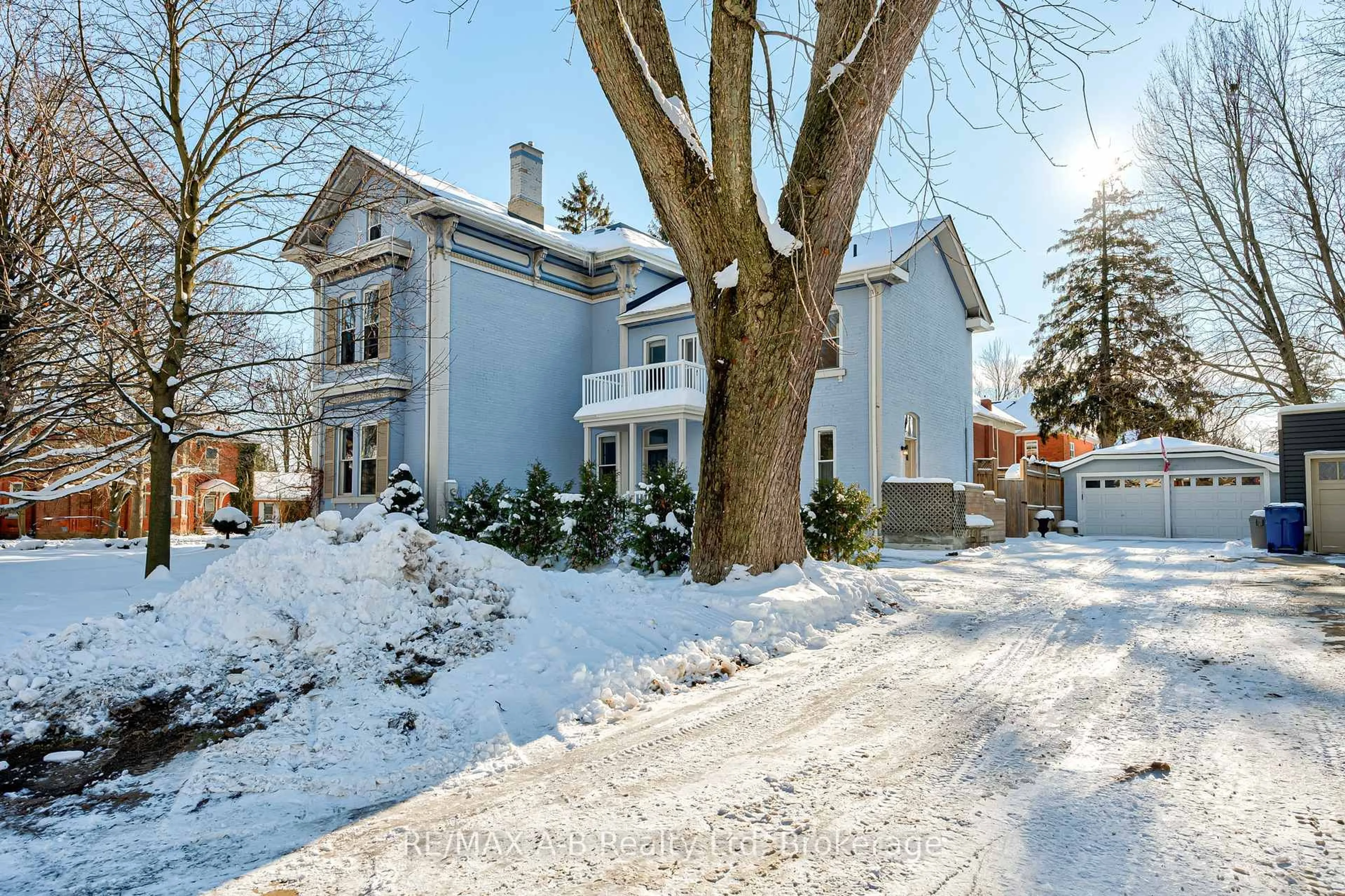 Unknown for 126 John St, Stratford Ontario N5A 6K9