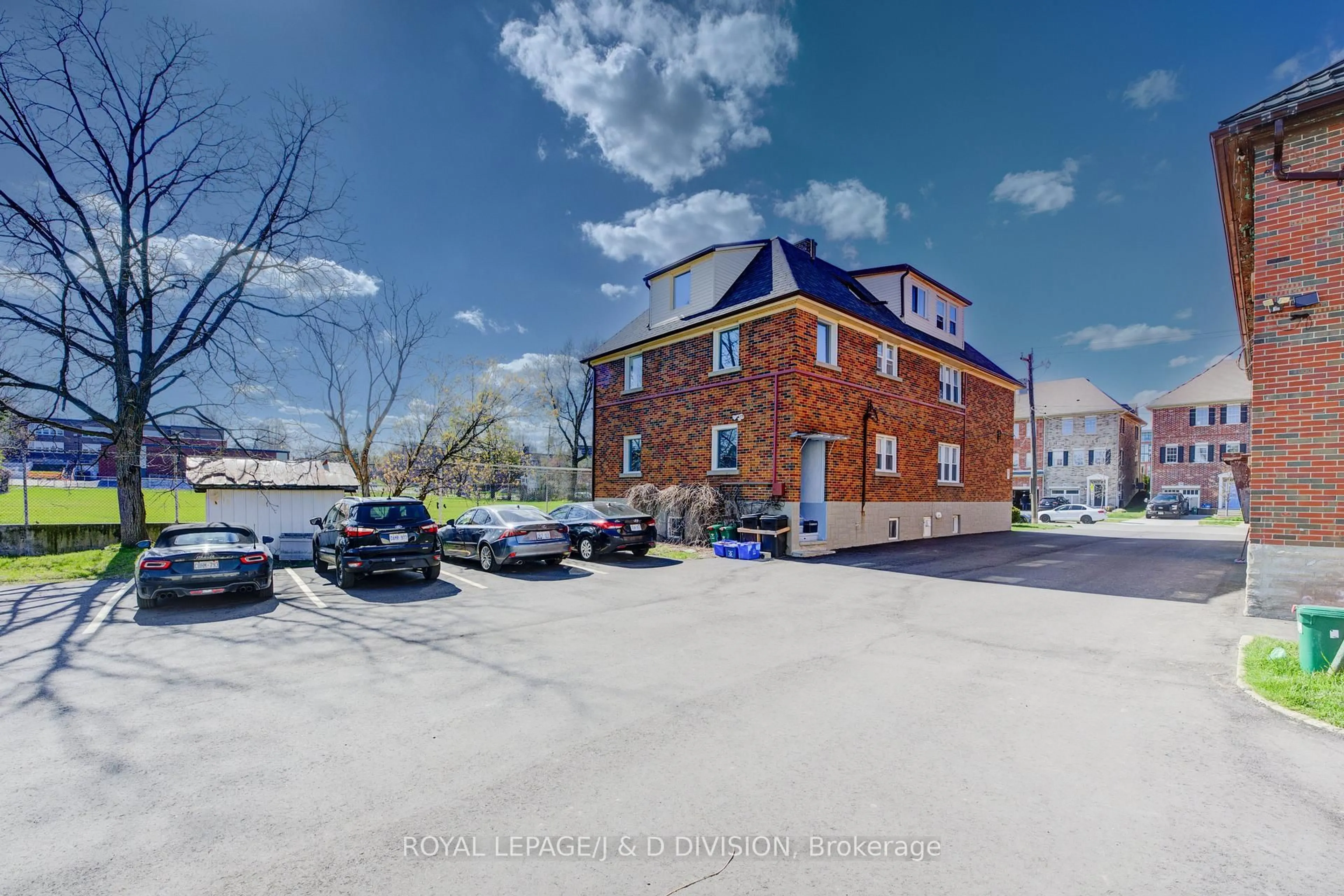 A pic from outside/outdoor area/front of a property/back of a property/a pic from drone, street for 345 Louisa St, Kitchener Ontario N2H 5N1