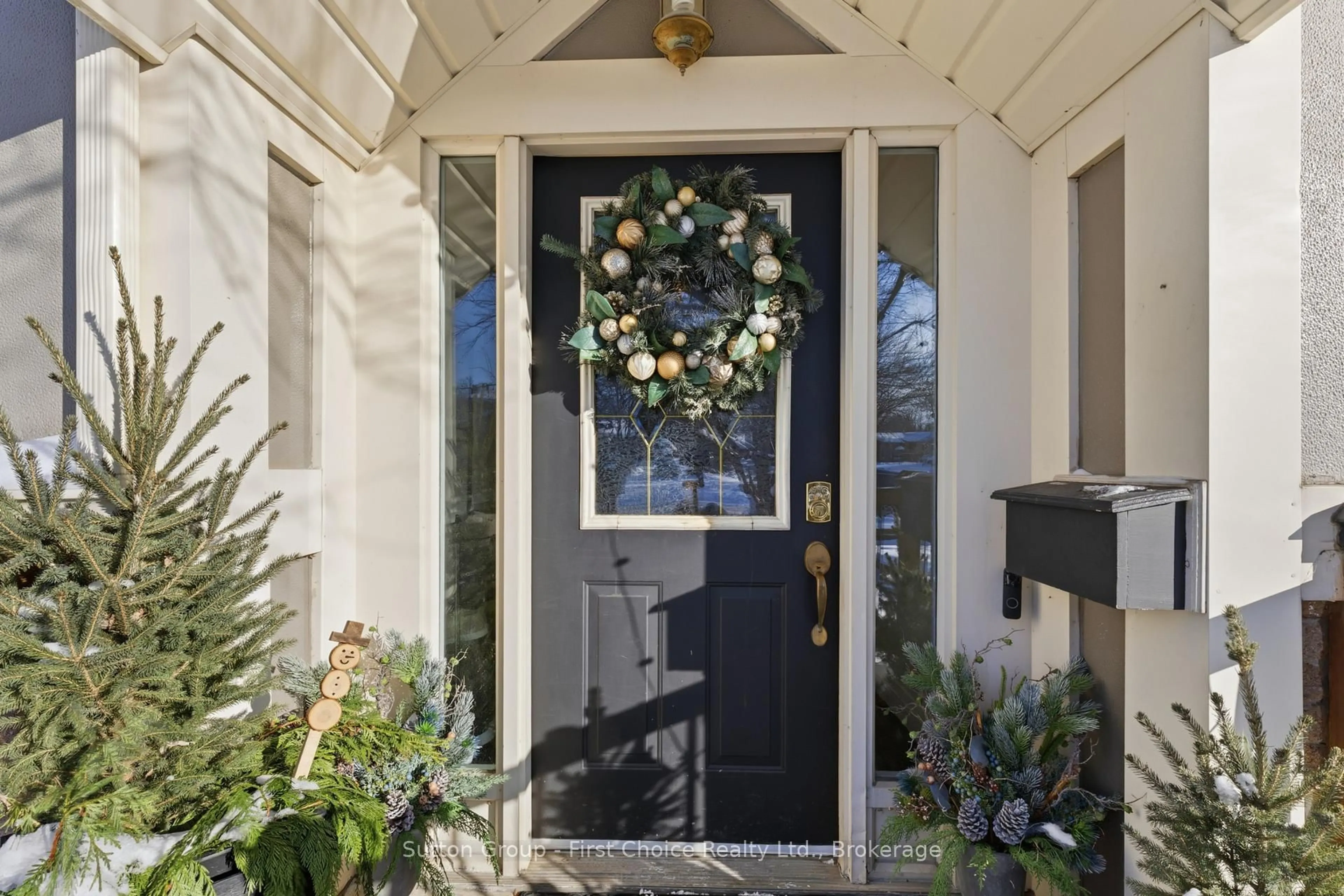 Indoor entryway for 7 KENNER Cres, Stratford Ontario N5A 7H2