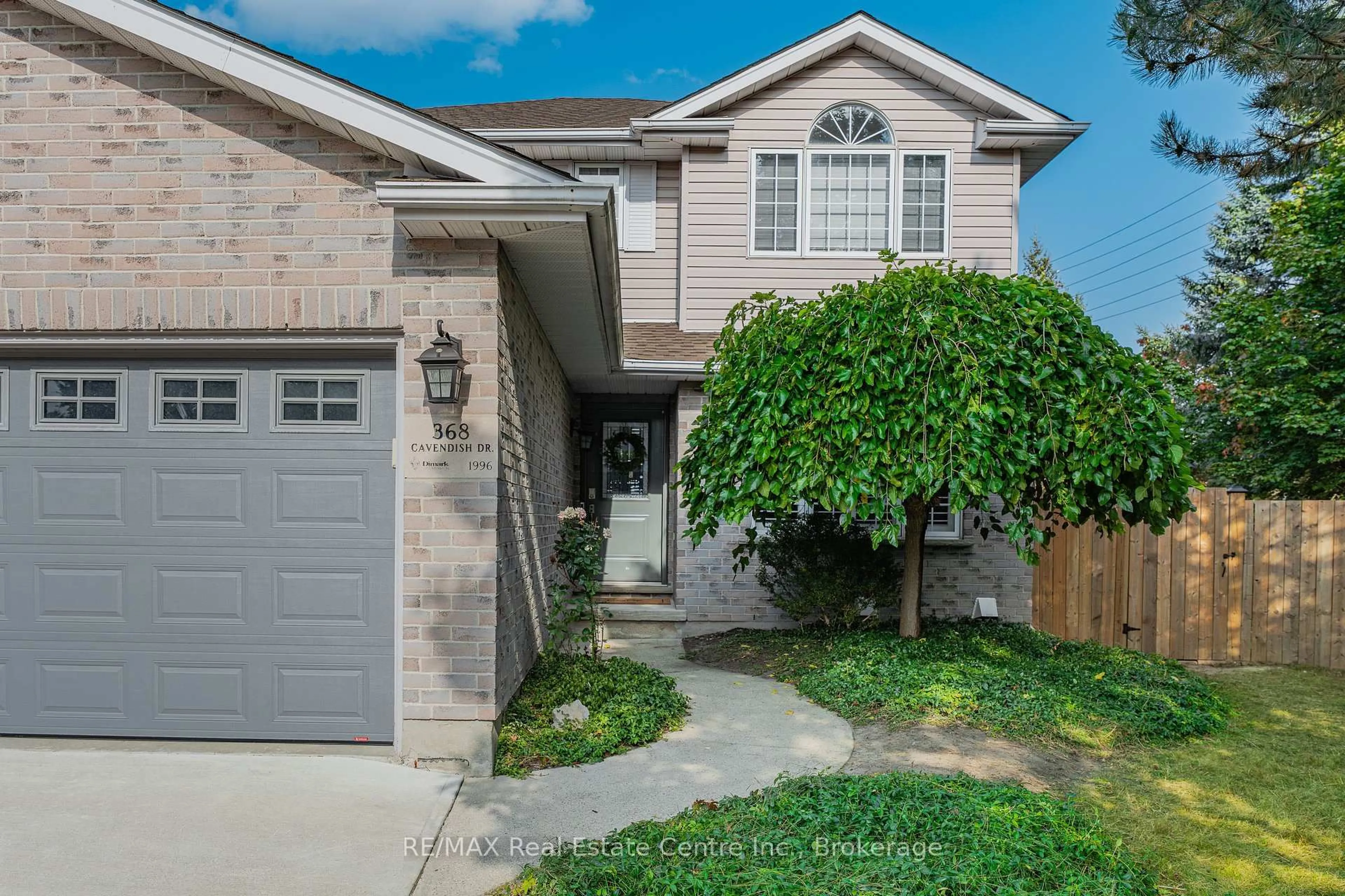 Home with brick exterior material, street for 368 Cavendish Dr, Waterloo Ontario N2T 2N6
