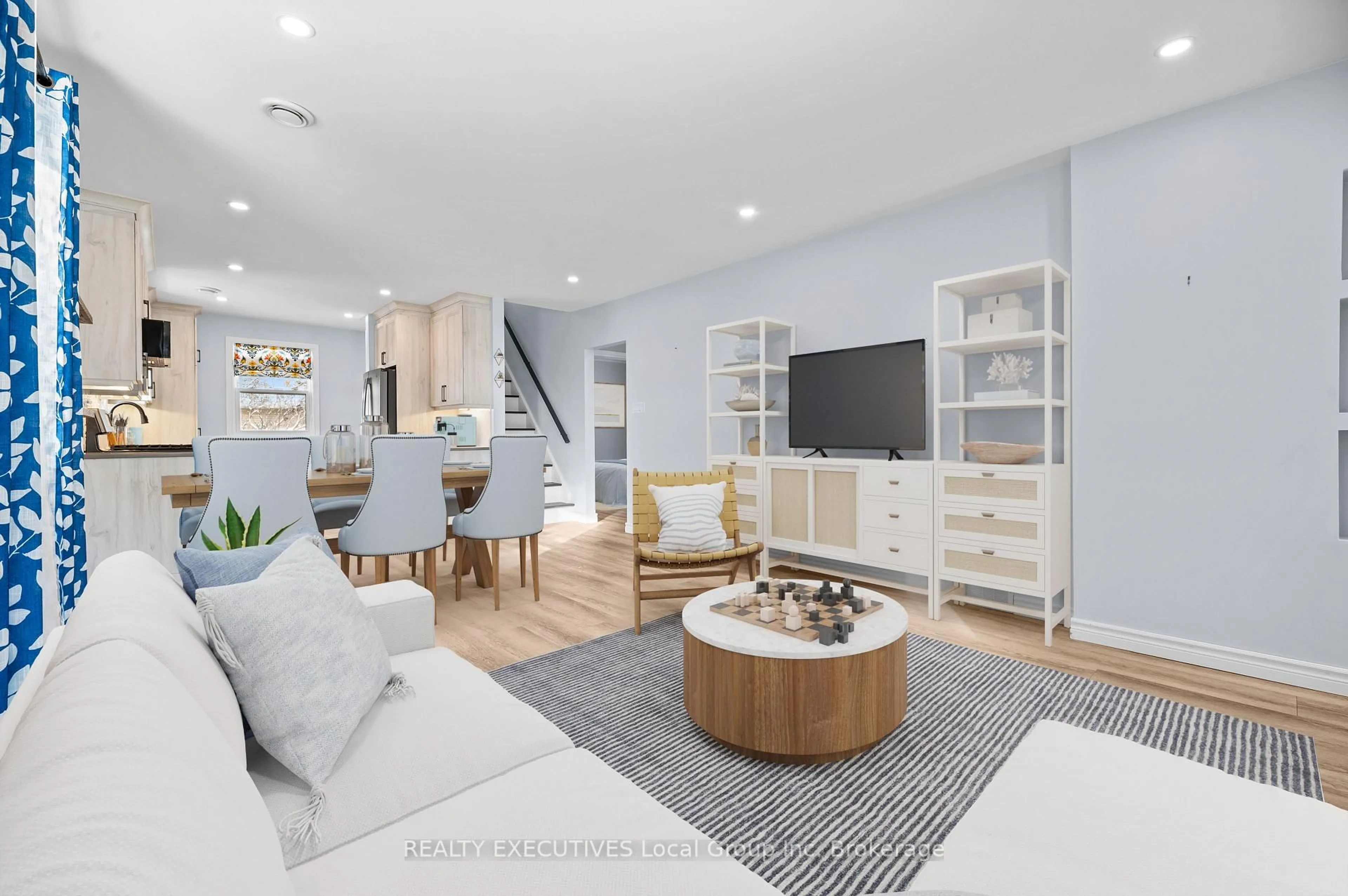 Living room with furniture, unknown for 570 Nipissing St, North Bay Ontario P1B 4L7